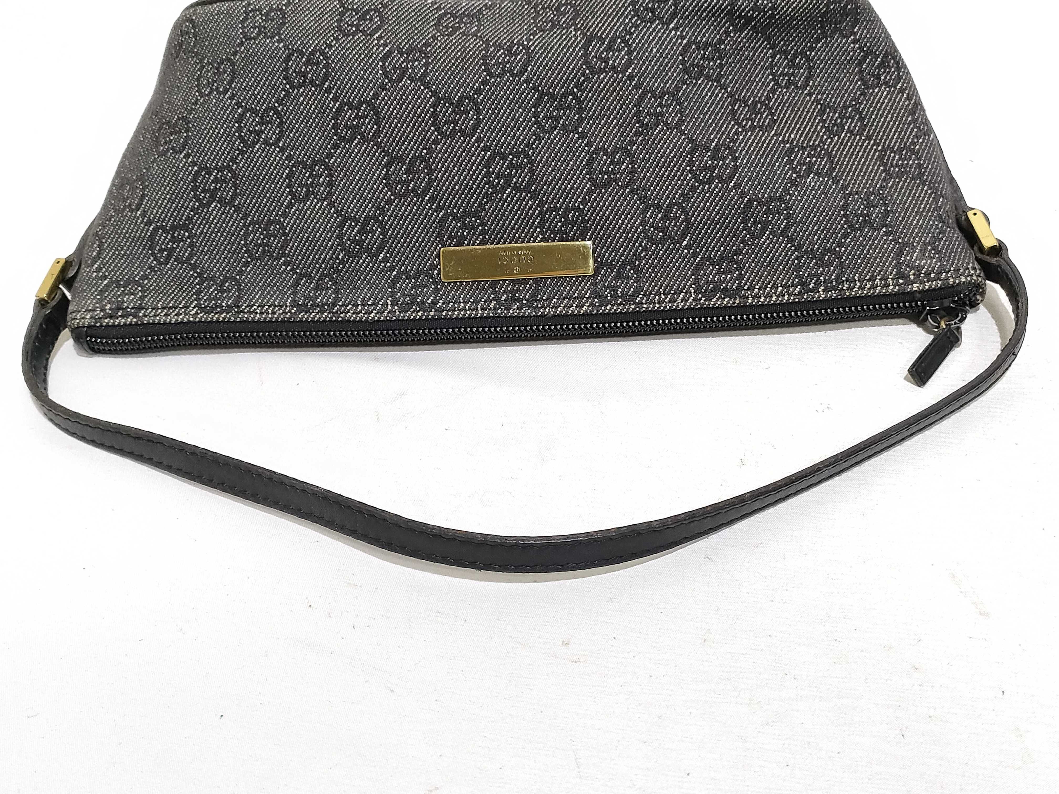 GG Canvas Accessory Pouch Handbag GG Canvas Pouch Handbag — view 3
