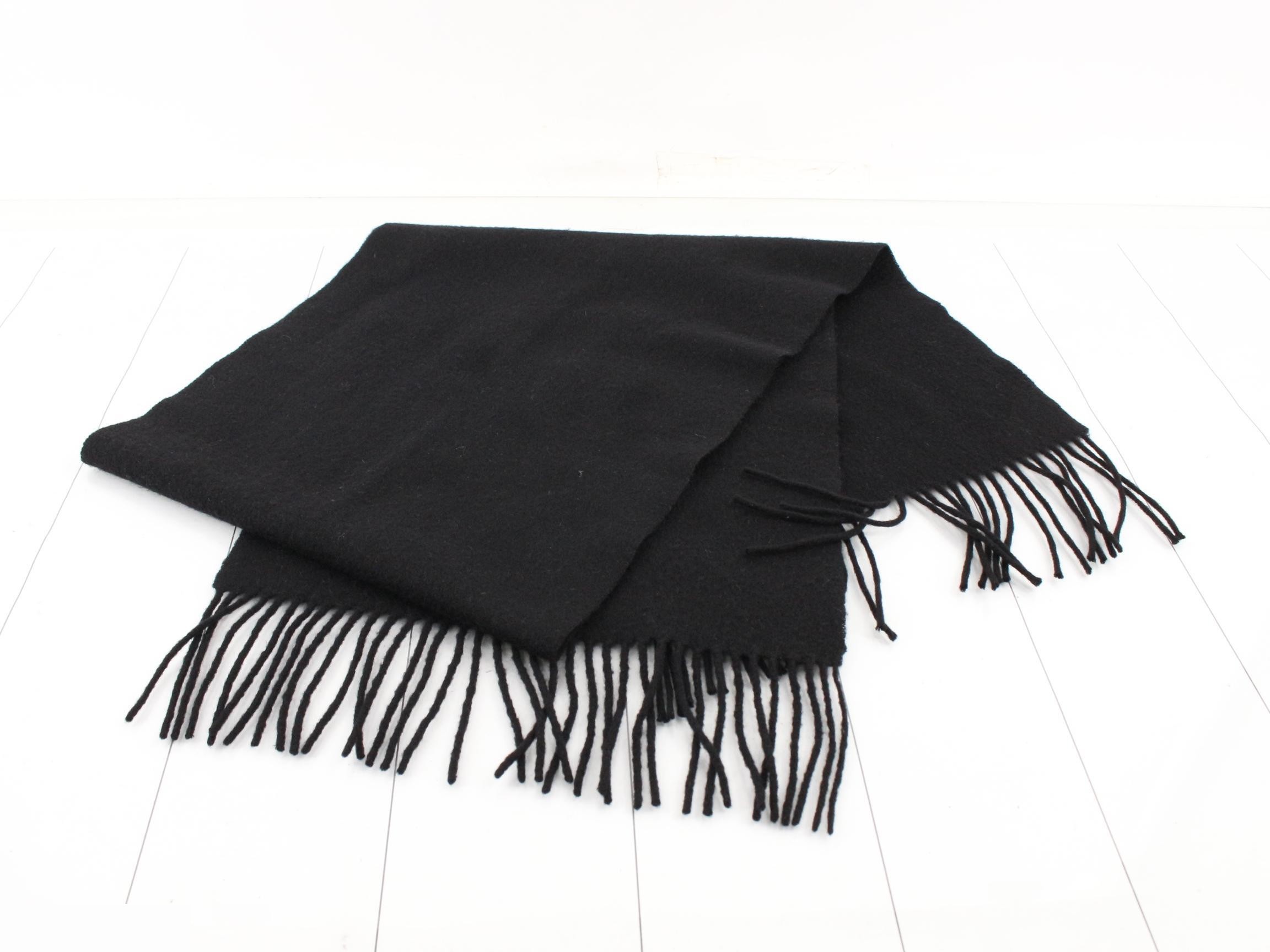 Unused, with tags, Fendi FF logo scarf. — view 3