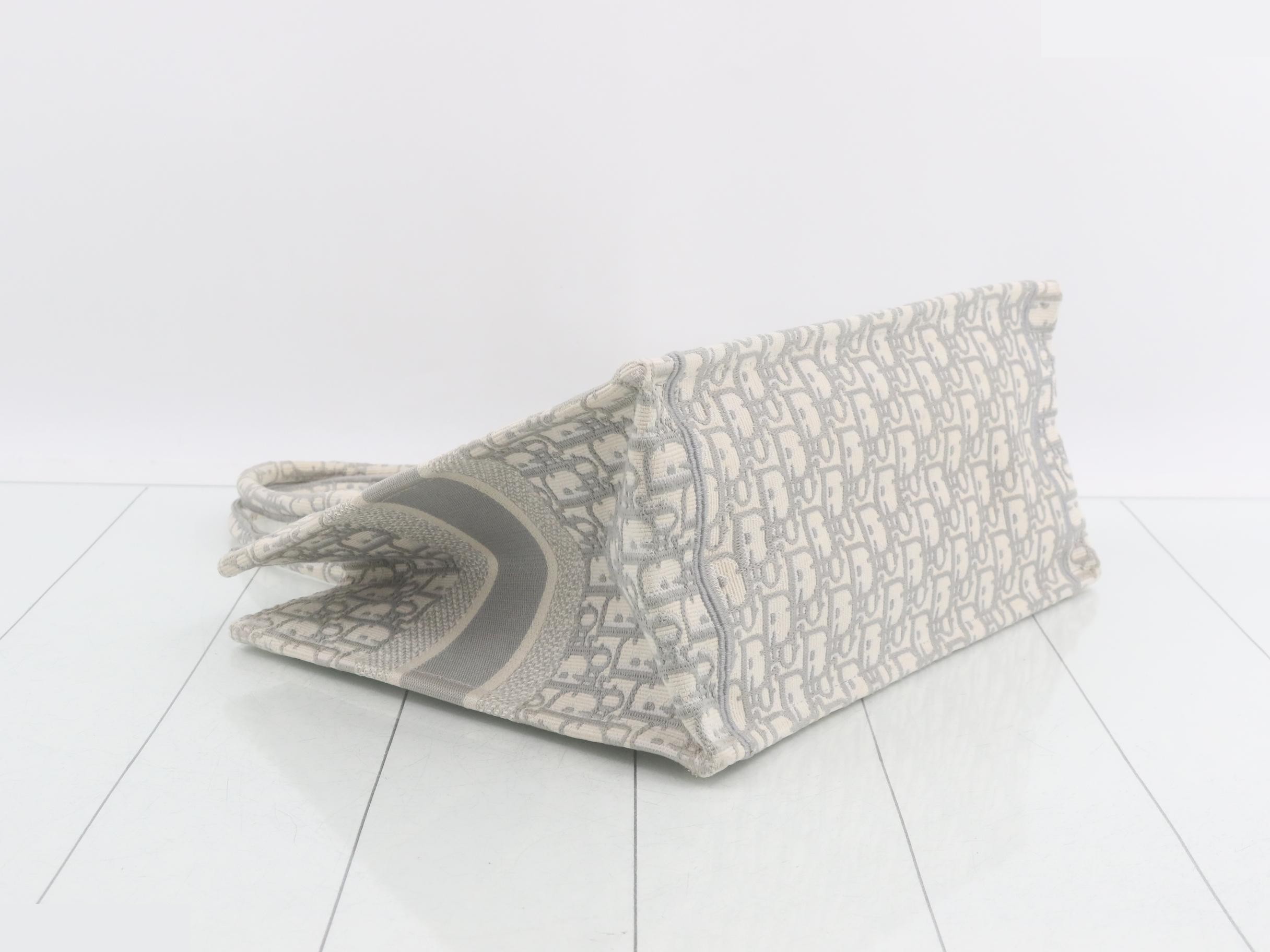 Book Tote - Medium — view 5