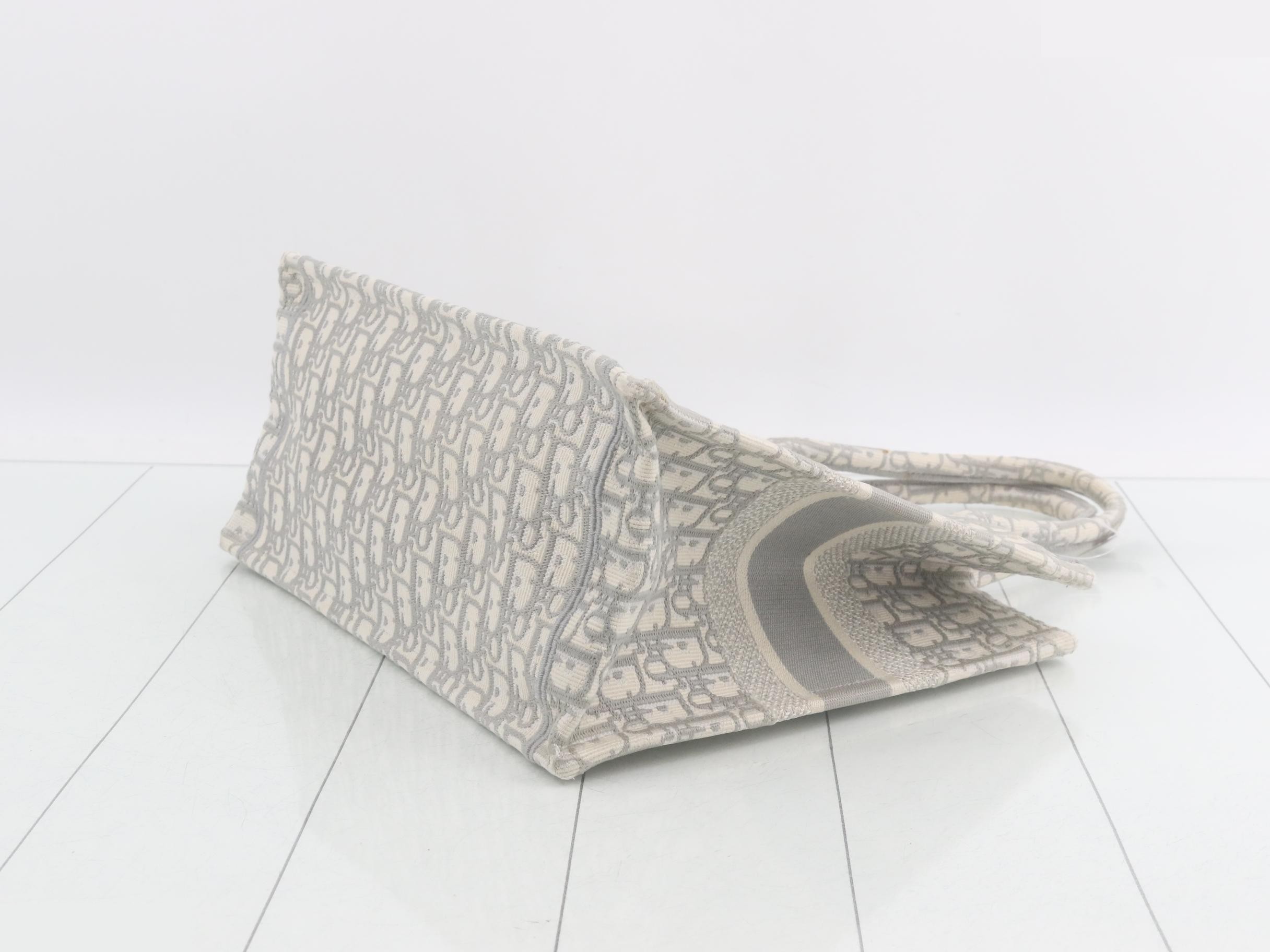 Book Tote - Medium — view 6