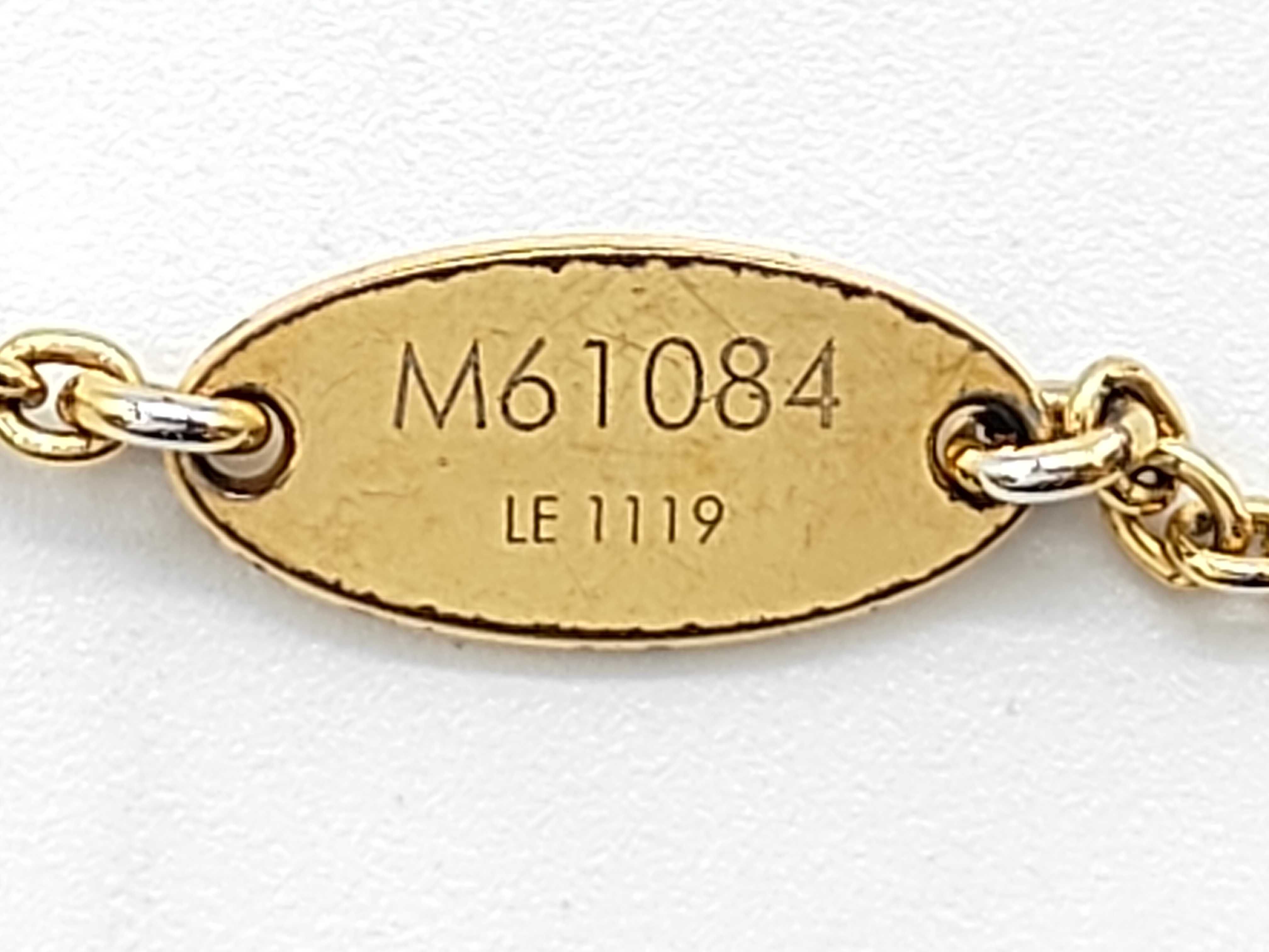 Essential V Bracelet Bracelet/Bangle — view 4