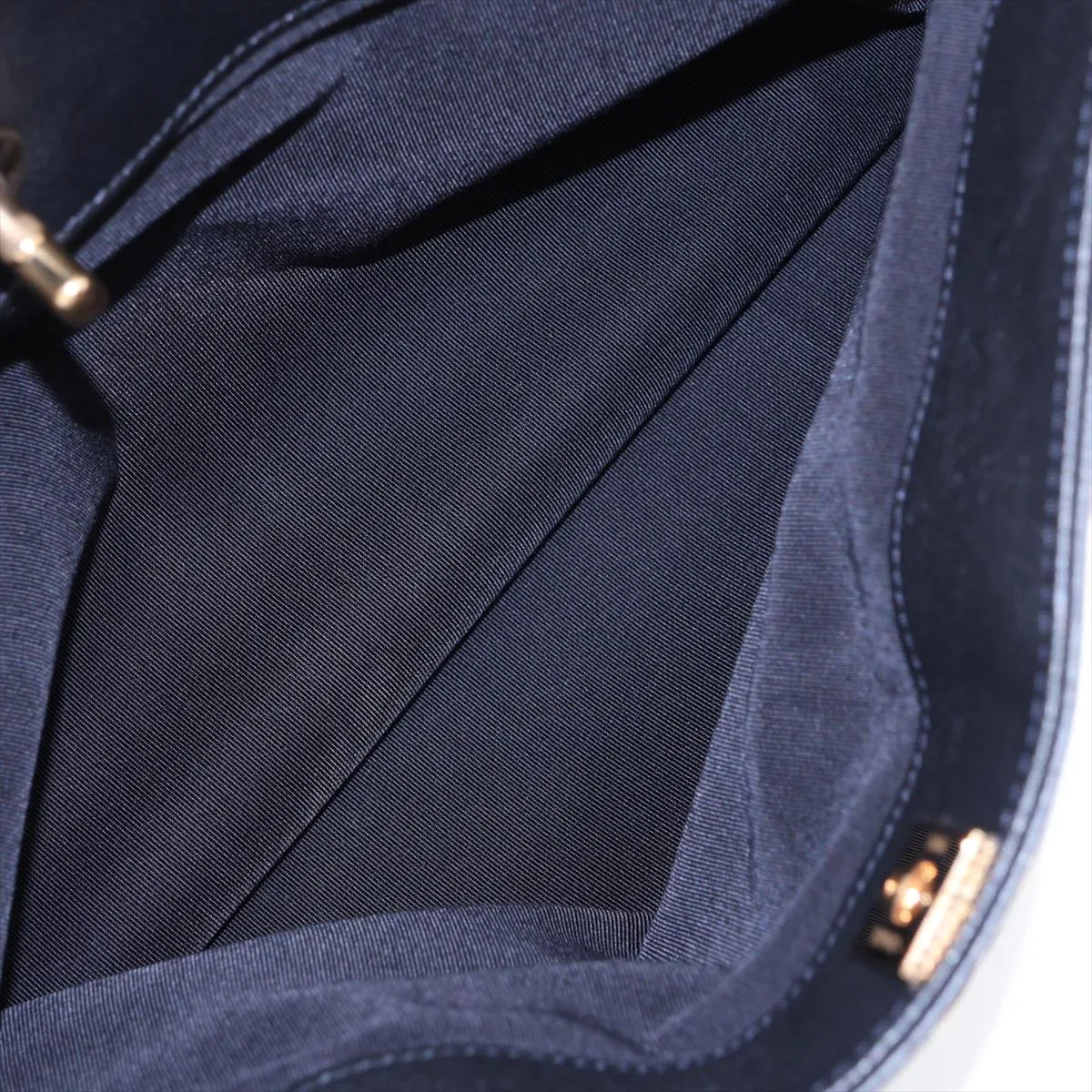 [Individually packaged] Chanel Executive Caviar Skin 2-Way Tote Bag, Black with Gold Hardware, 16563272, Series 16 — view 13