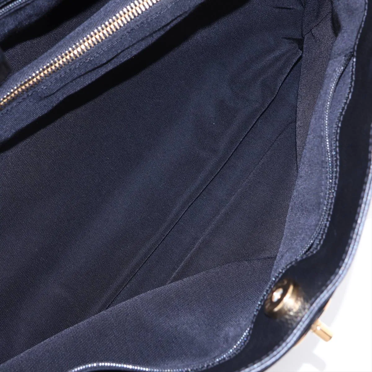 [Individually packaged] Chanel Executive Caviar Skin 2-Way Tote Bag, Black with Gold Hardware, 16563272, Series 16 — view 8