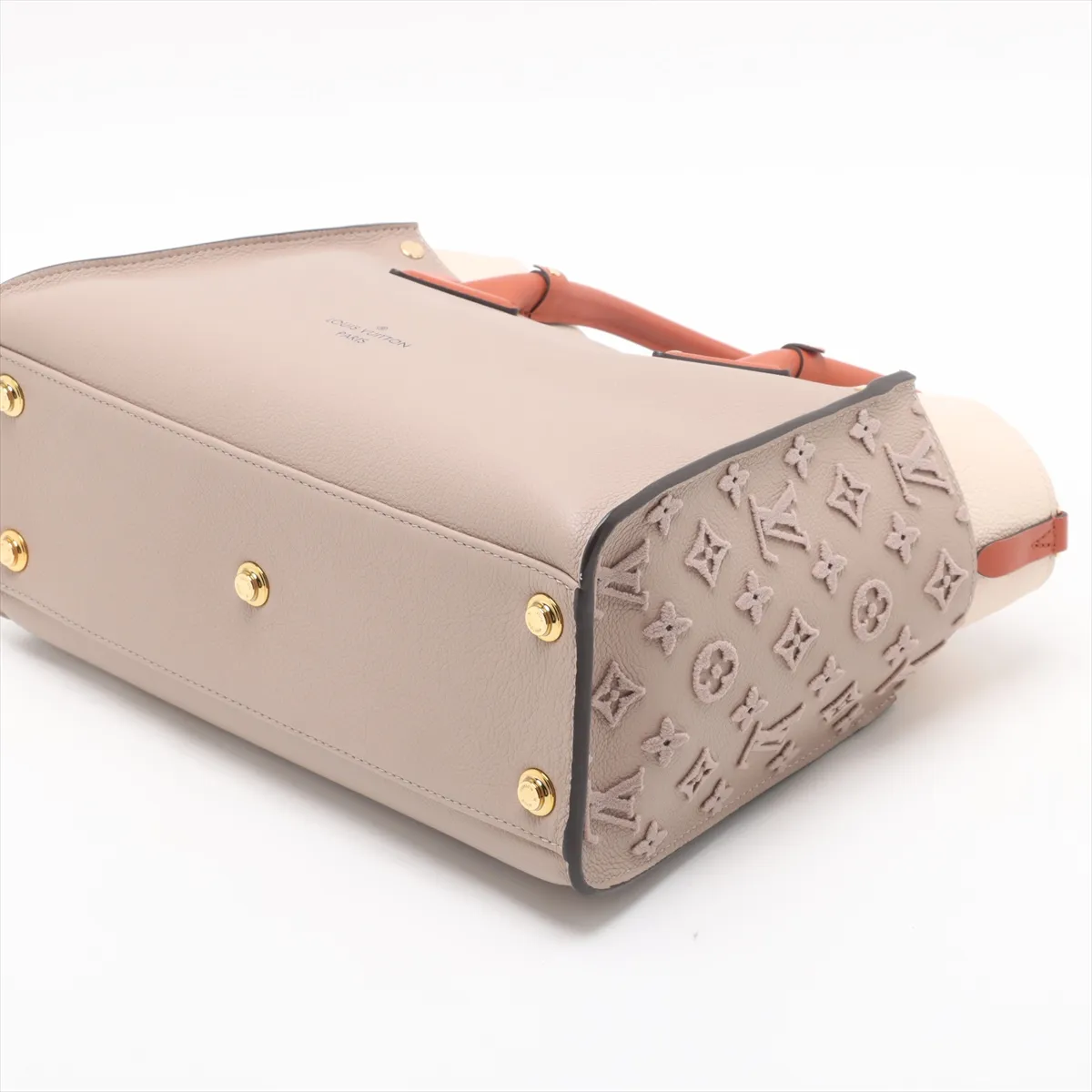 Monogram Tuftage On My Side MM M53825, serial number unknown, beige — view 3