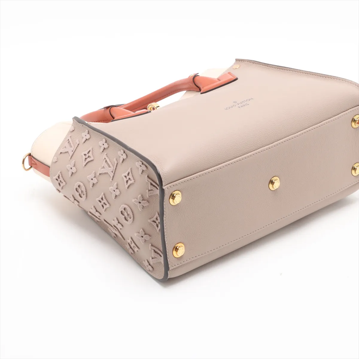 Monogram Tuftage On My Side MM M53825, serial number unknown, beige — view 4