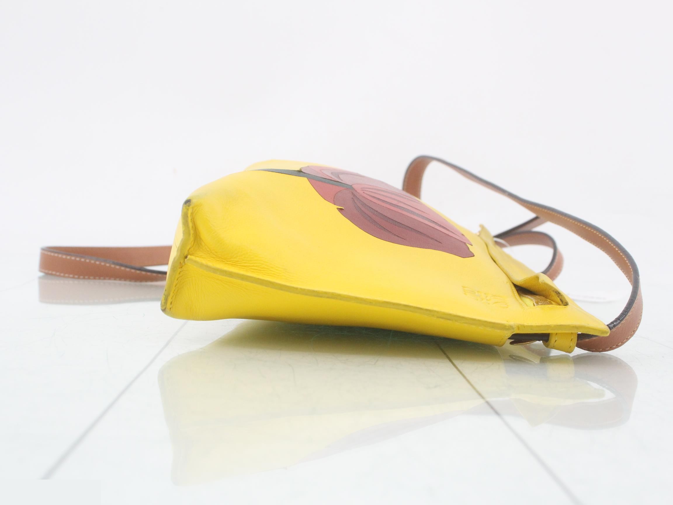 T-pouch shoulder bag — view 3