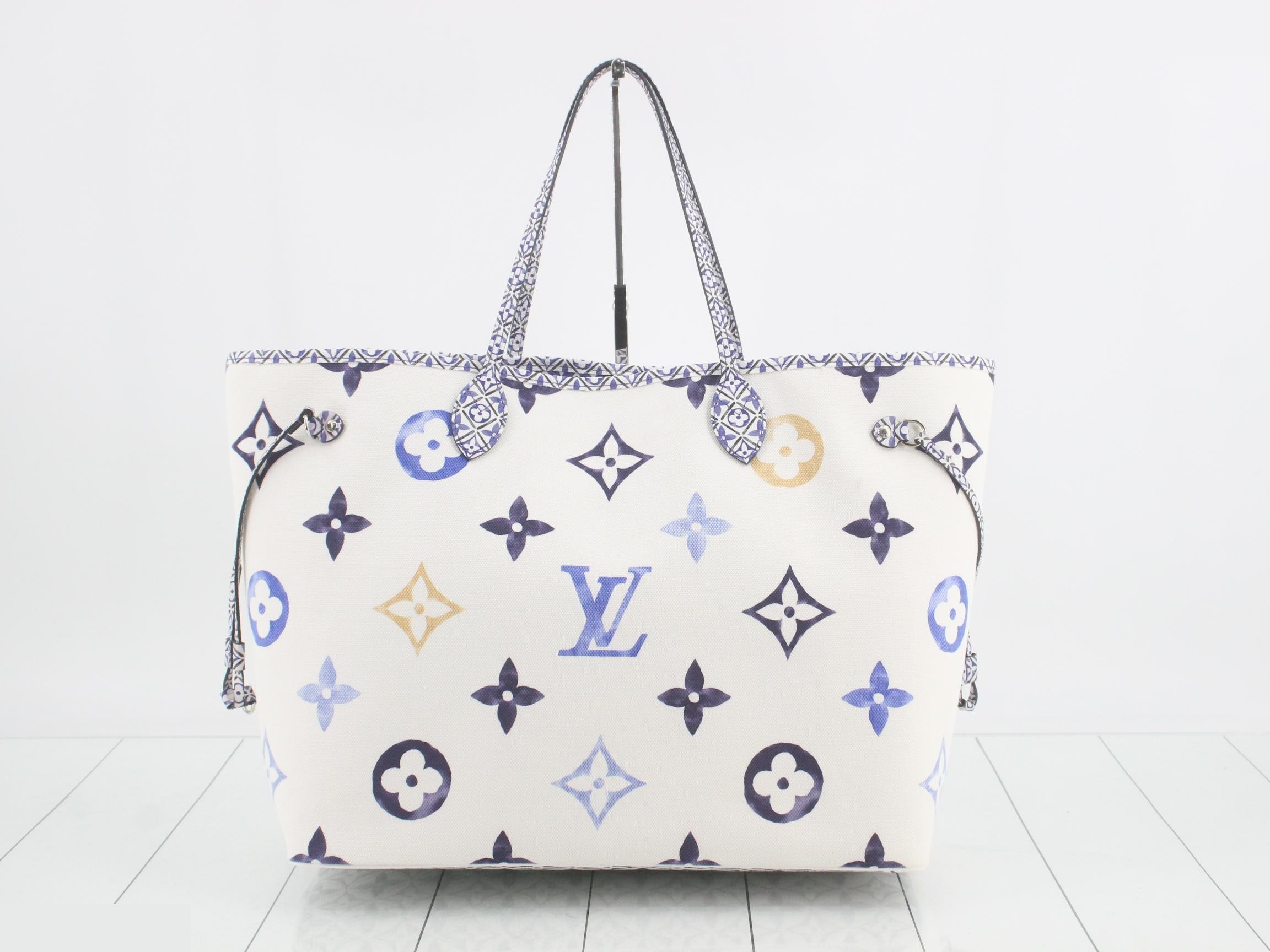 LV Xiamen Neverfull GM Tote Bag with Pouch — view 2