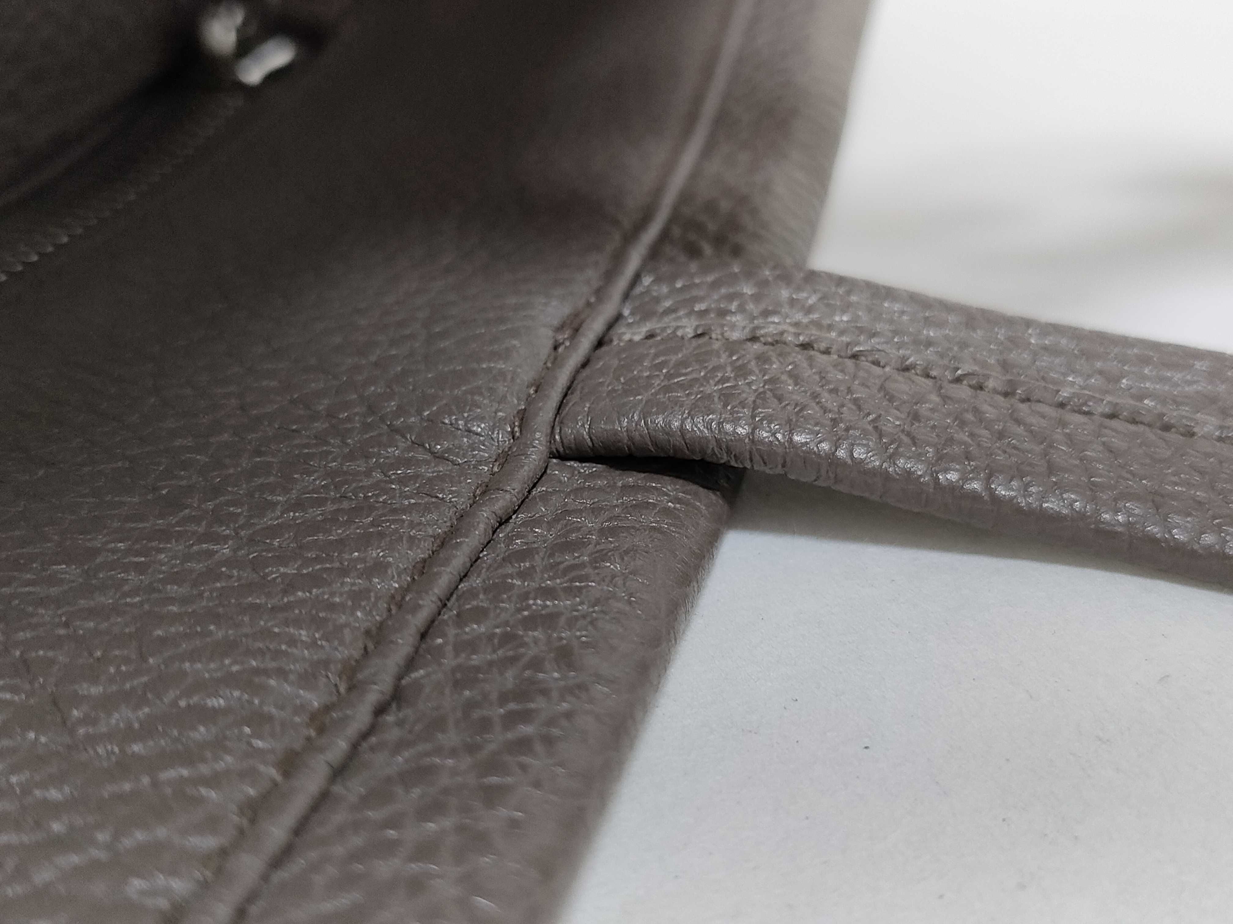 2VH182 Vitello Daino Tote Bag — view 5