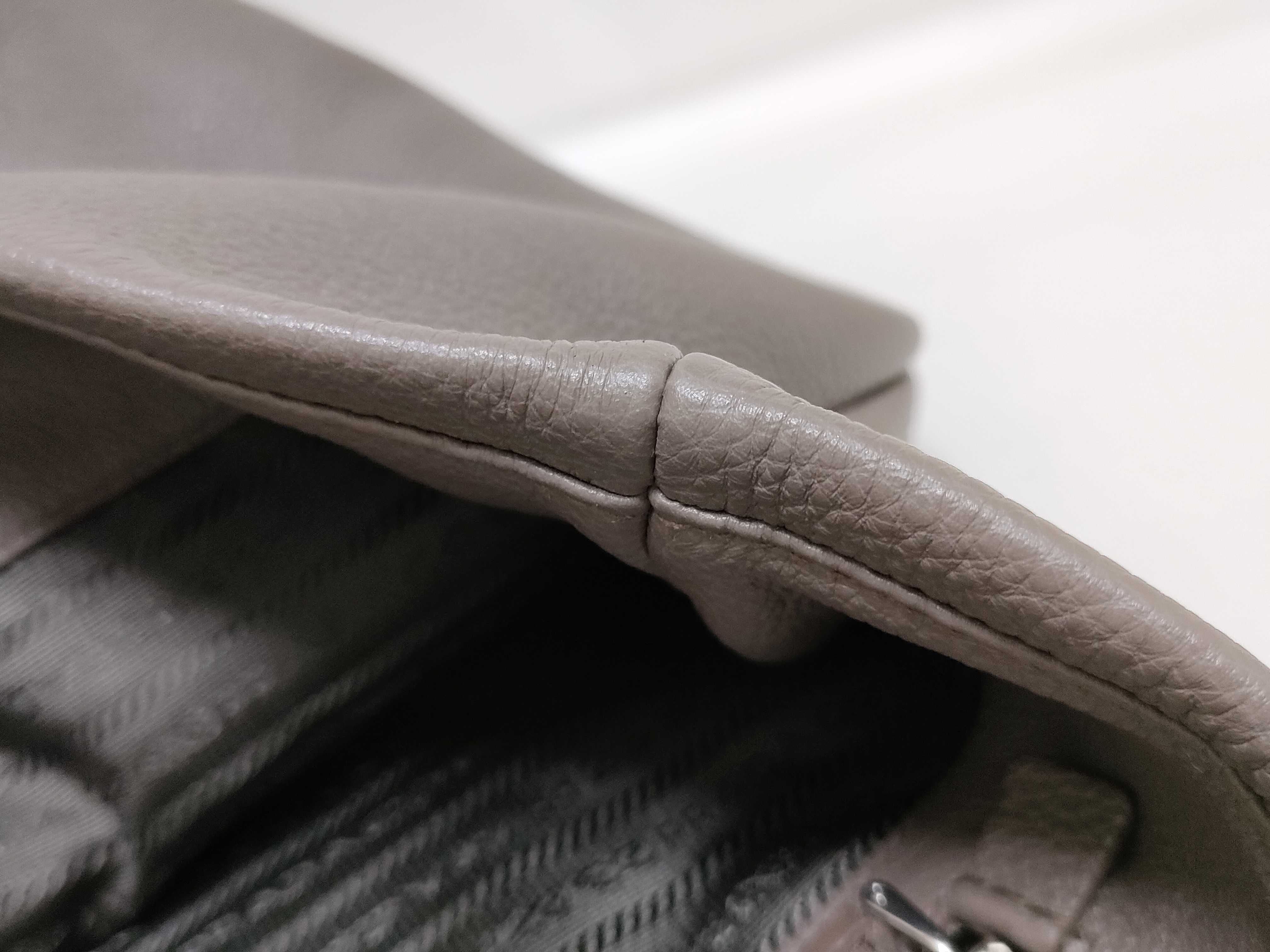 2VH182 Vitello Daino Tote Bag — view 8