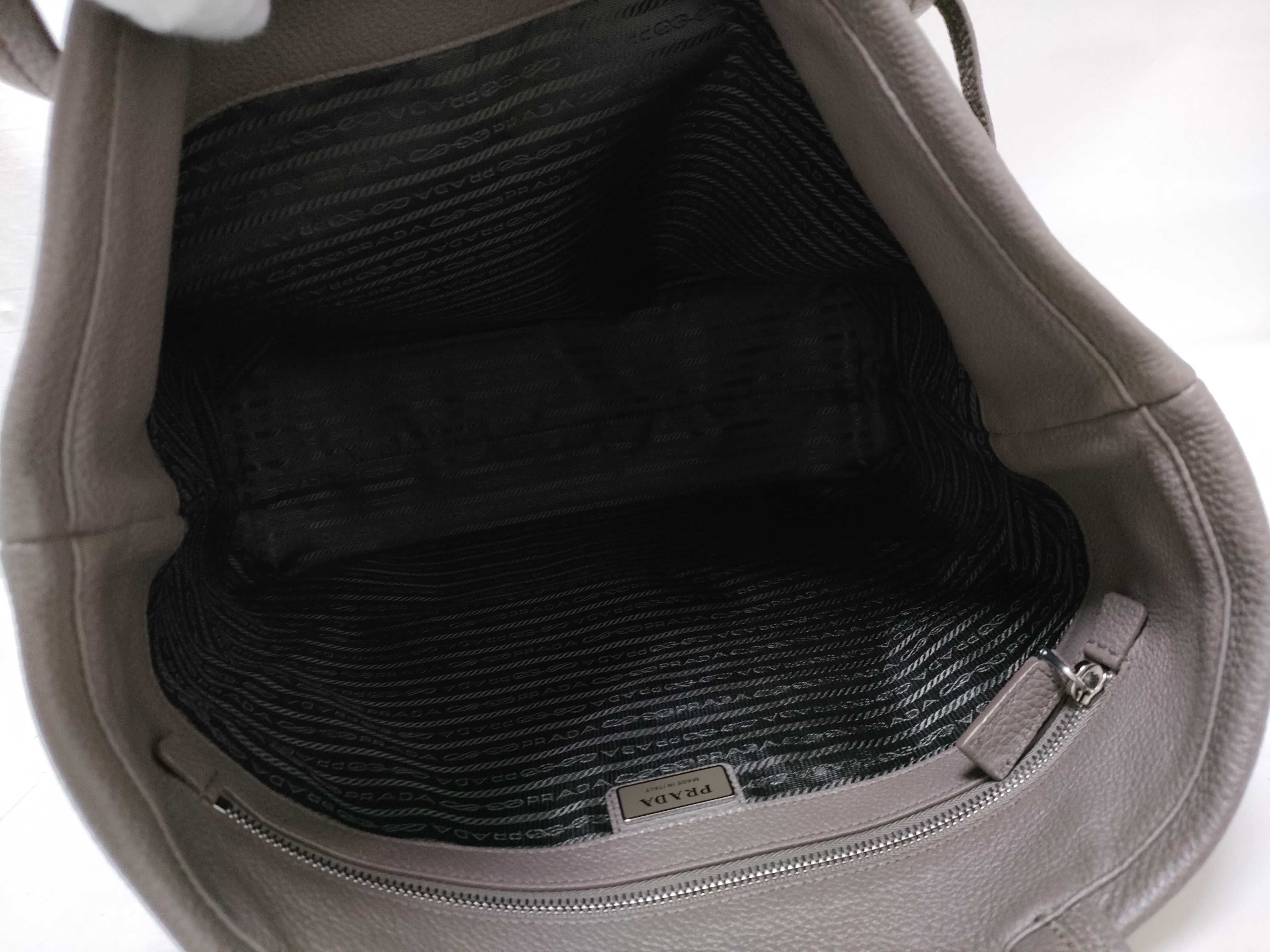 2VH182 Vitello Daino Tote Bag — view 9