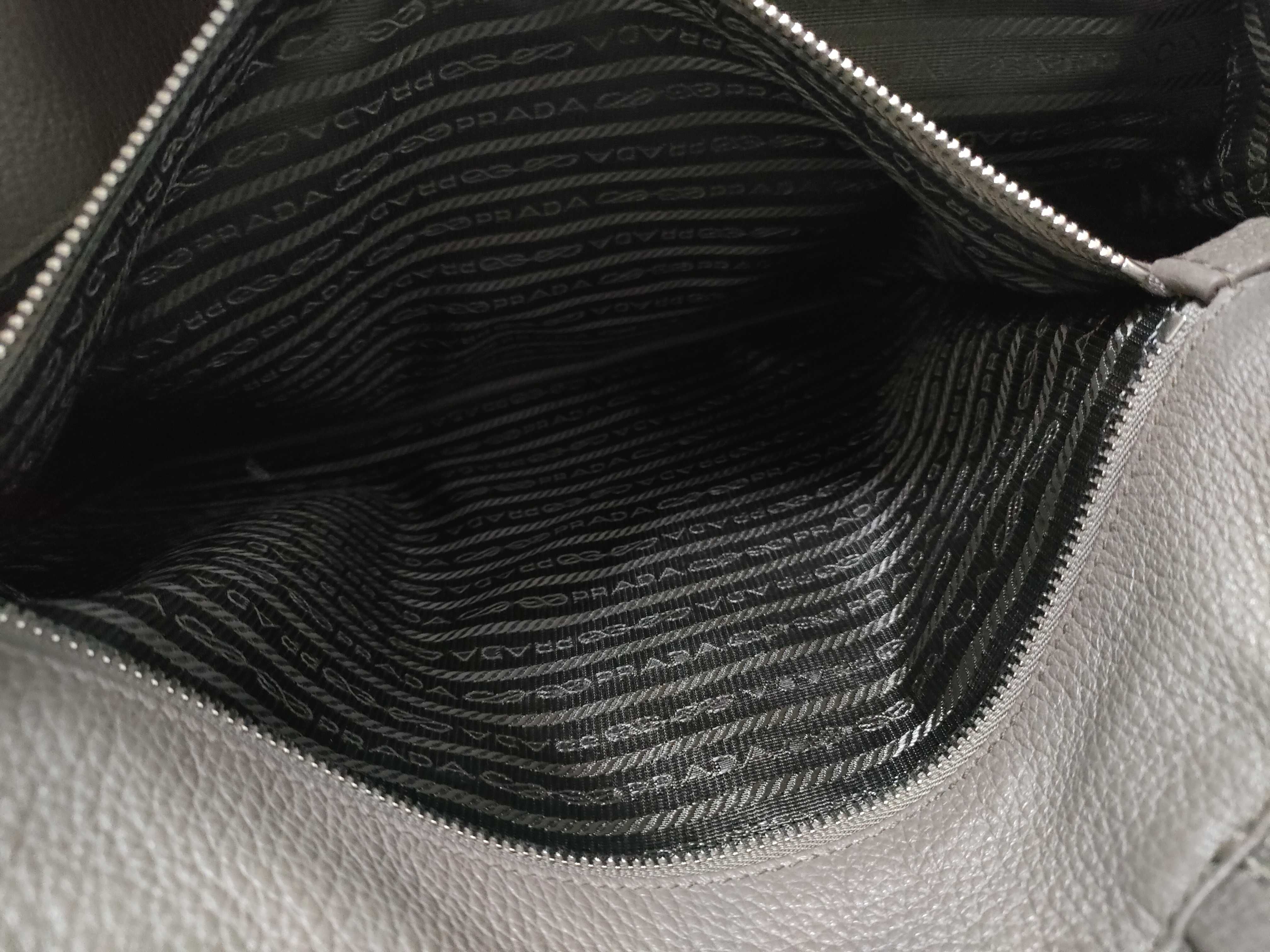 2VH182 Vitello Daino Tote Bag — view 10