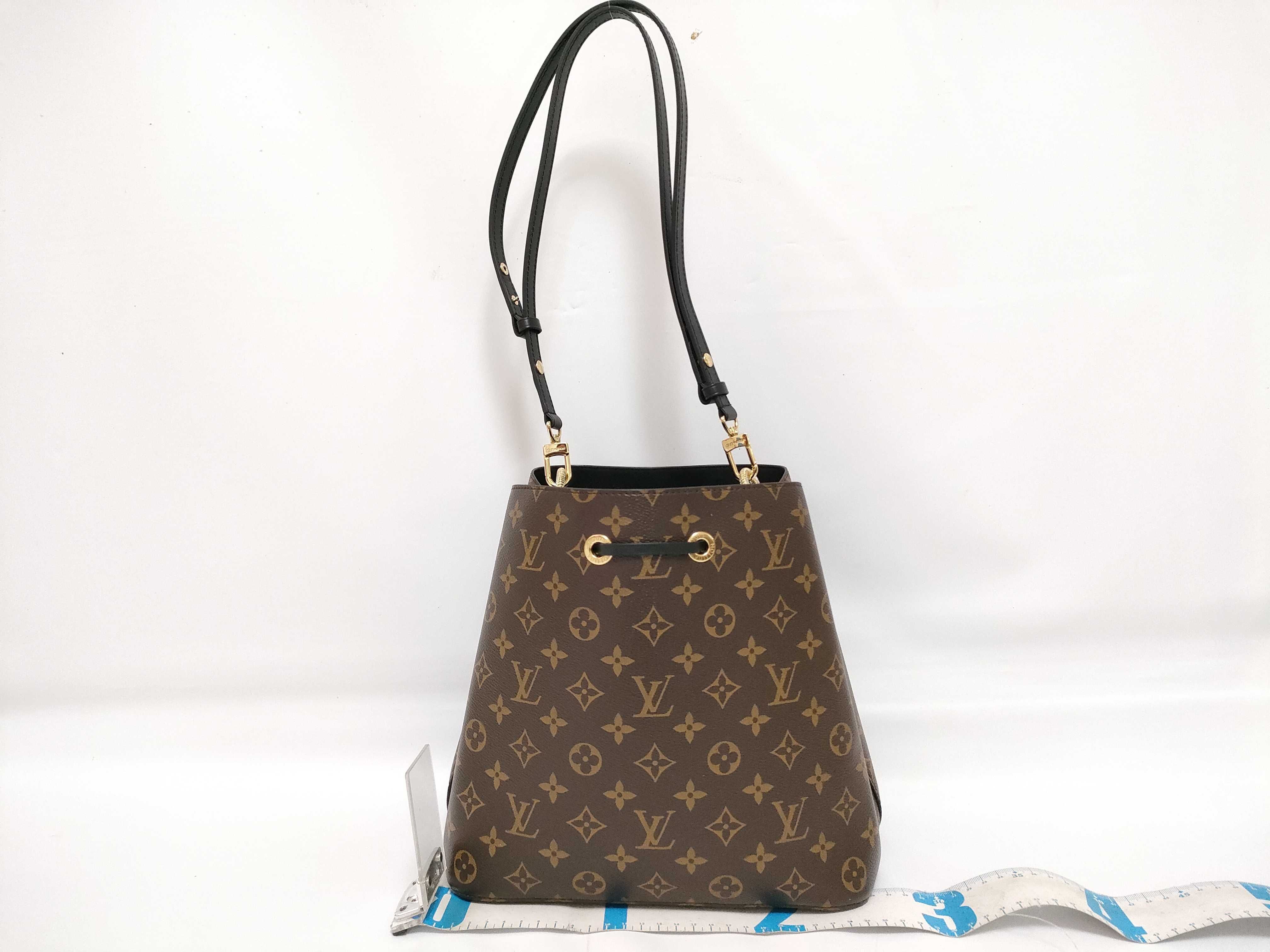 Monogram Louis Vuitton Monogram all-over pattern drawstring black bucket bag Handbag Shoulder bag — view 2