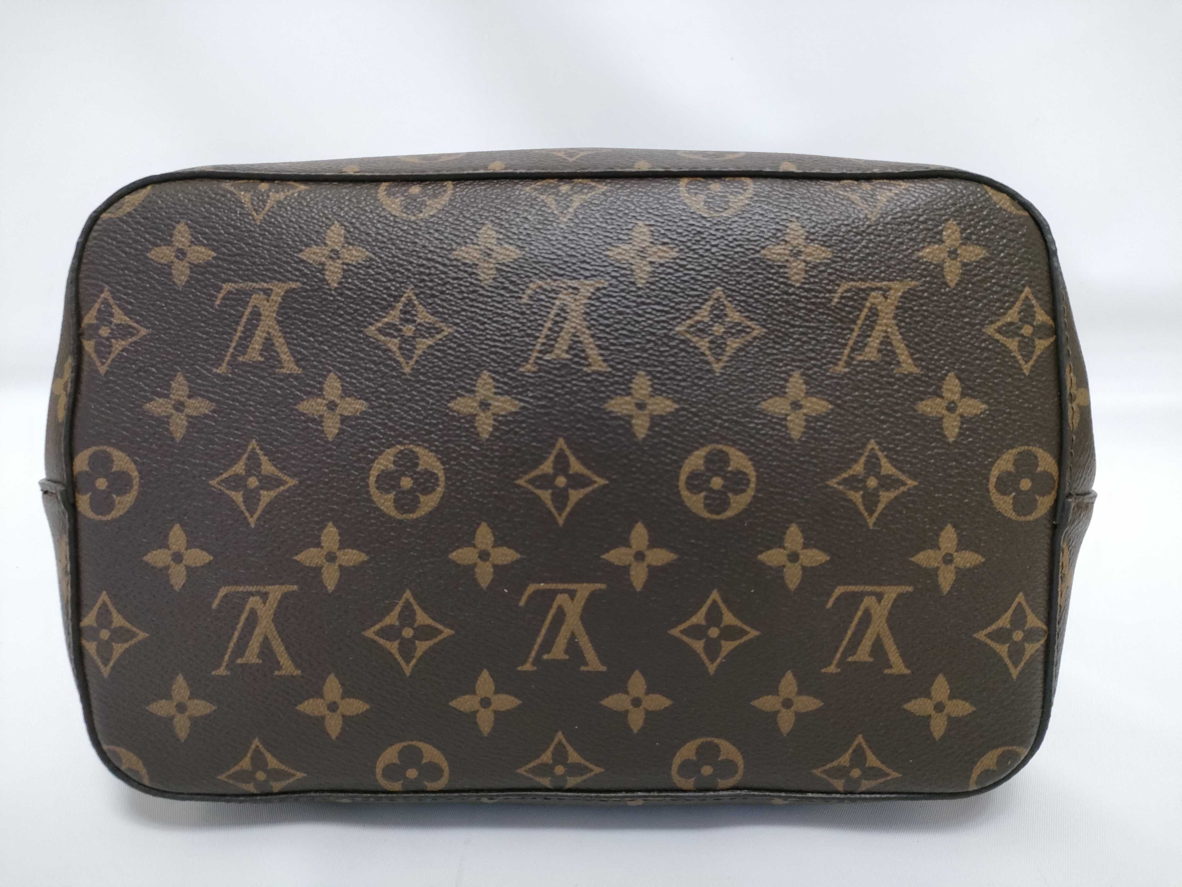 Monogram Louis Vuitton Monogram all-over pattern drawstring black bucket bag Handbag Shoulder bag — view 3