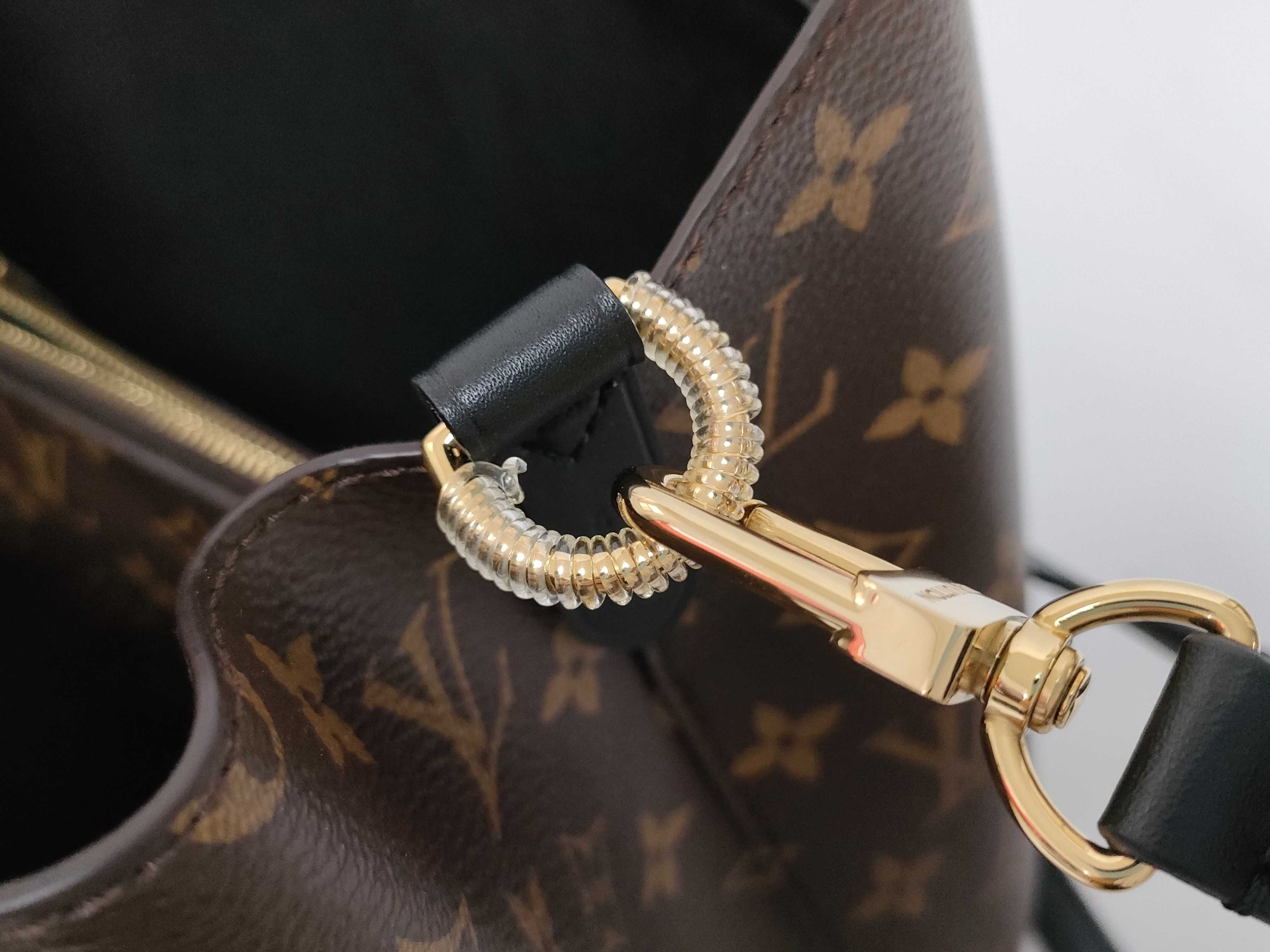 Monogram Louis Vuitton Monogram all-over pattern drawstring black bucket bag Handbag Shoulder bag — view 7