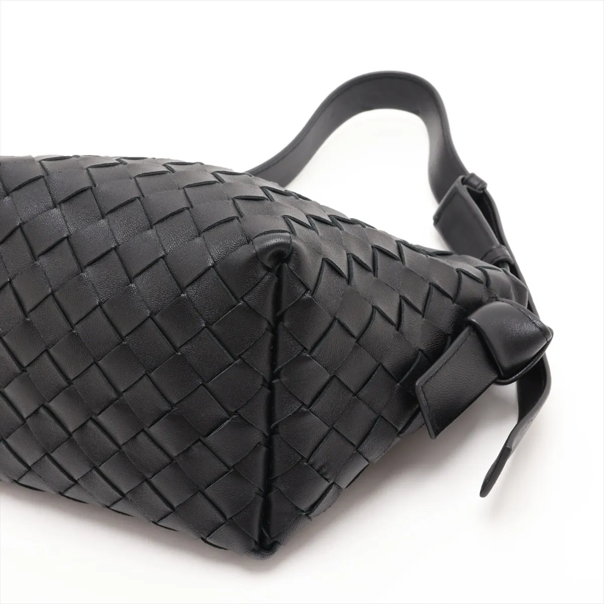 Intrecciato Thai Leather Shoulder Bag, Black — view 3