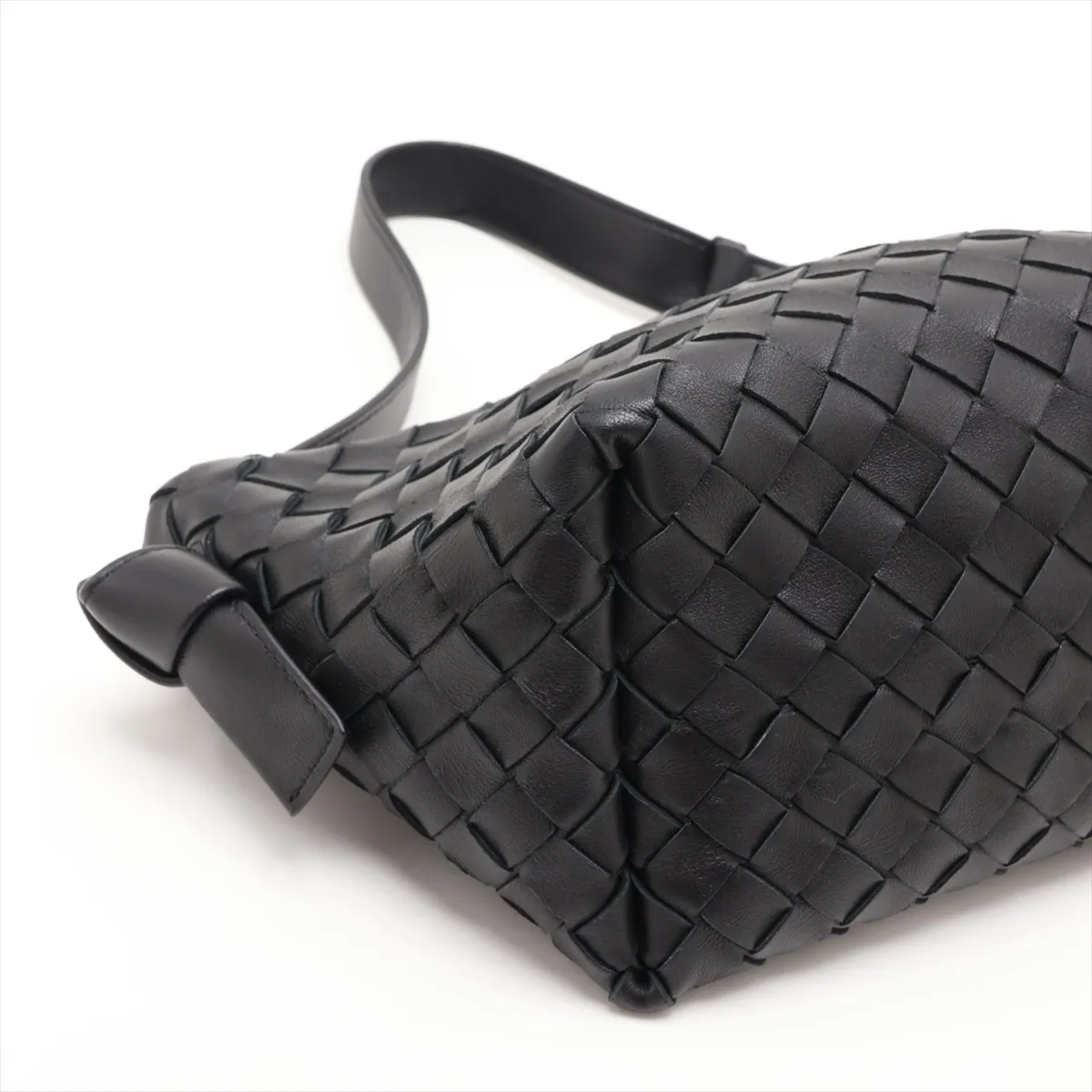 Intrecciato Thai Leather Shoulder Bag, Black — view 4