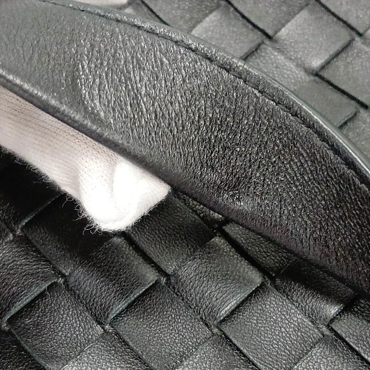 Intrecciato Thai Leather Shoulder Bag, Black — view 10