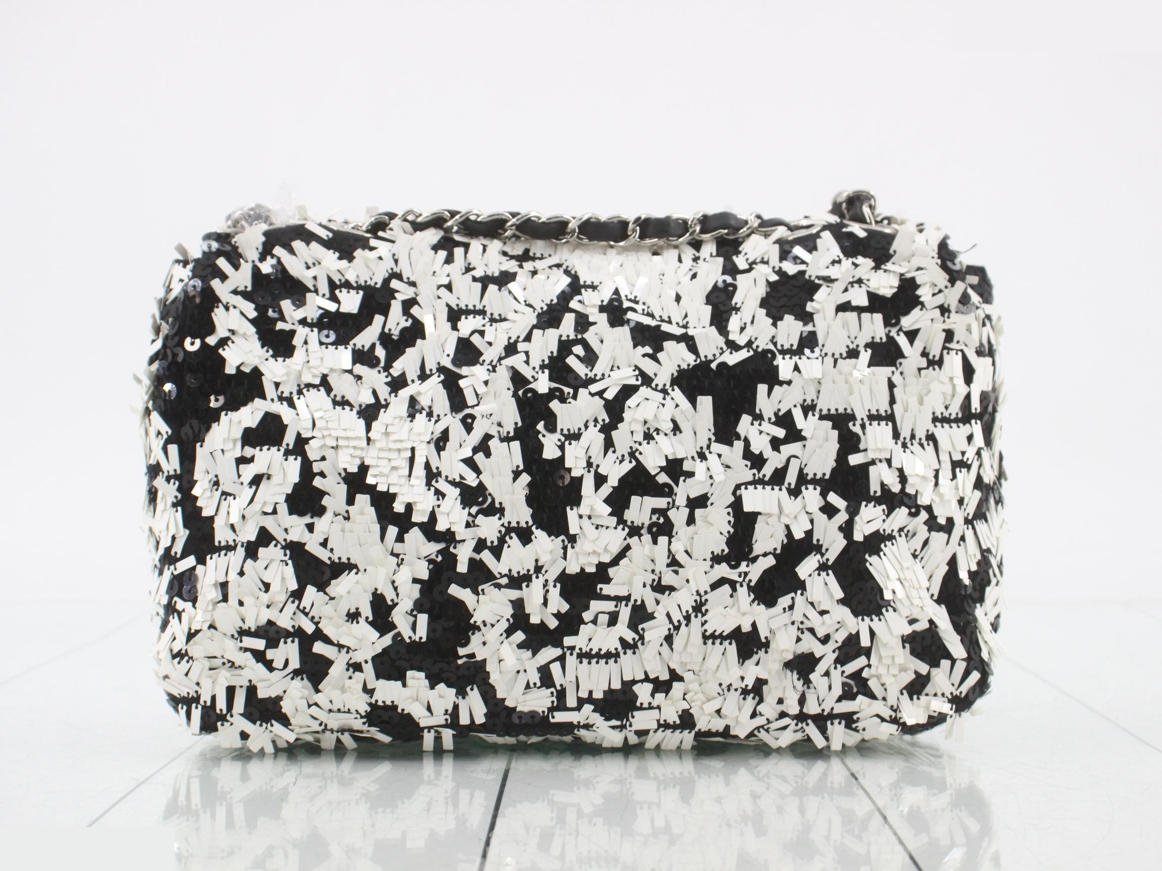 Two-tone sequined mini matelassé shoulder bag — view 2
