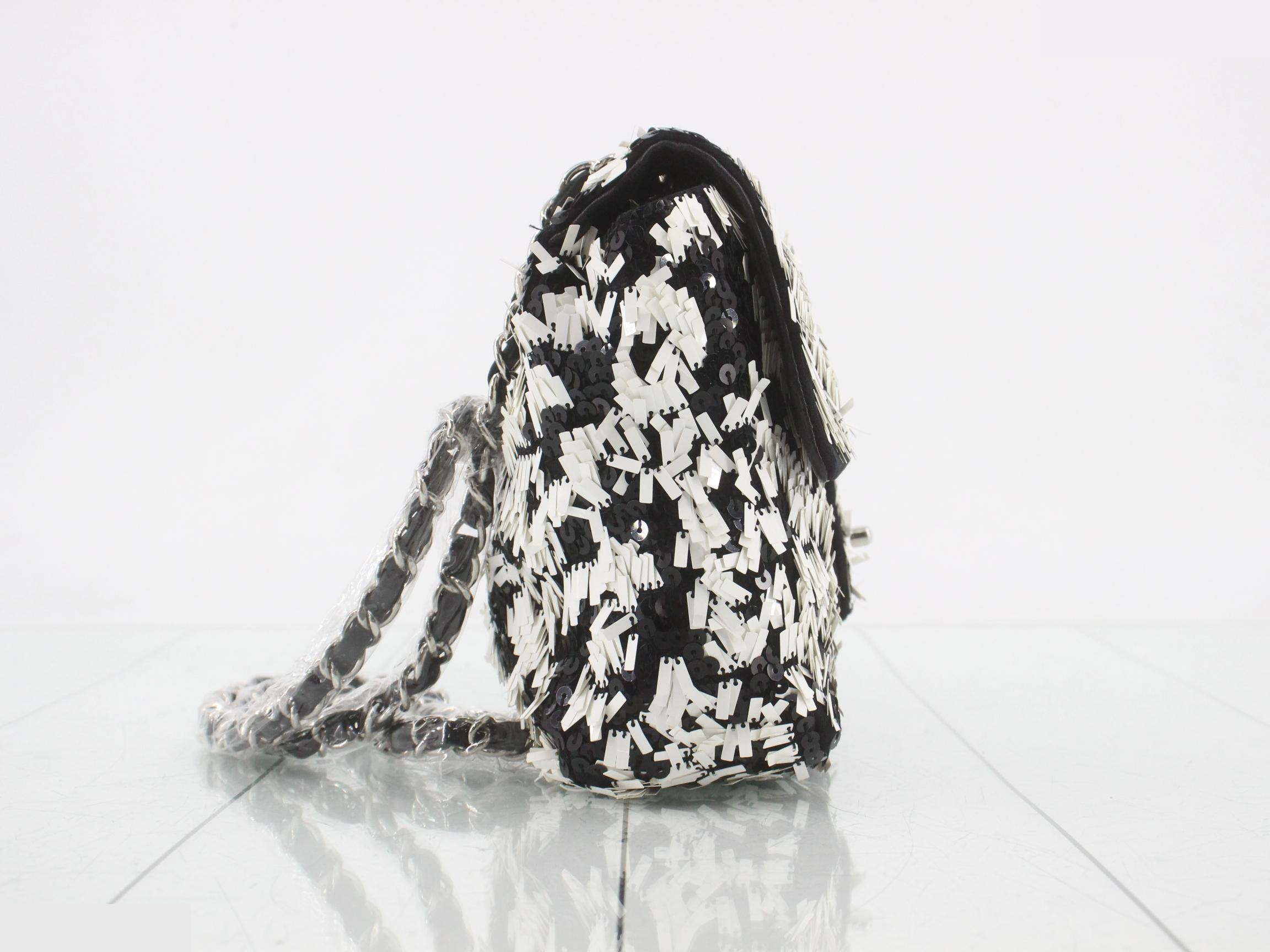 Two-tone sequined mini matelassé shoulder bag — view 4