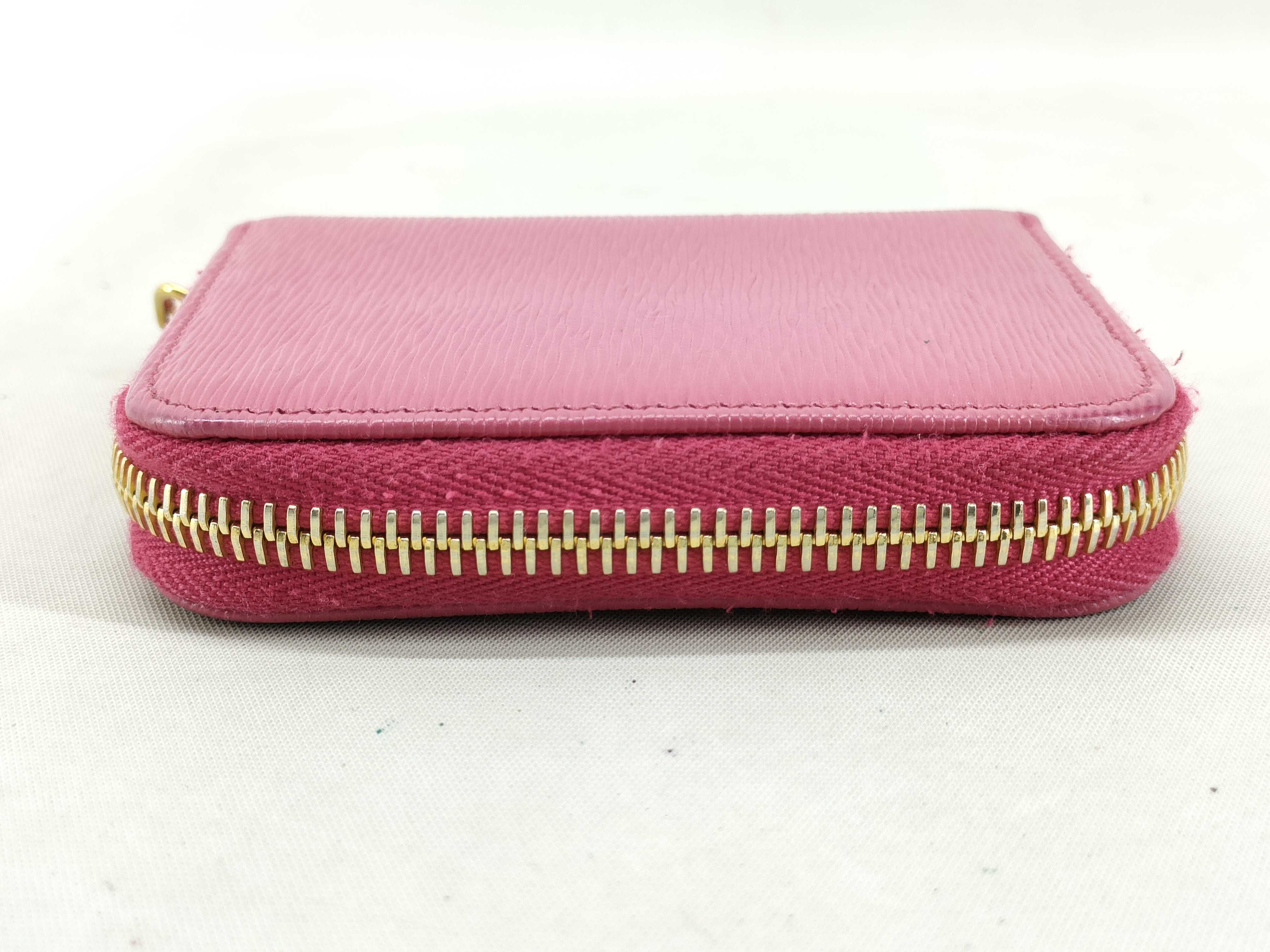 logo hardware Vitello Move leather round zip coin case — view 6