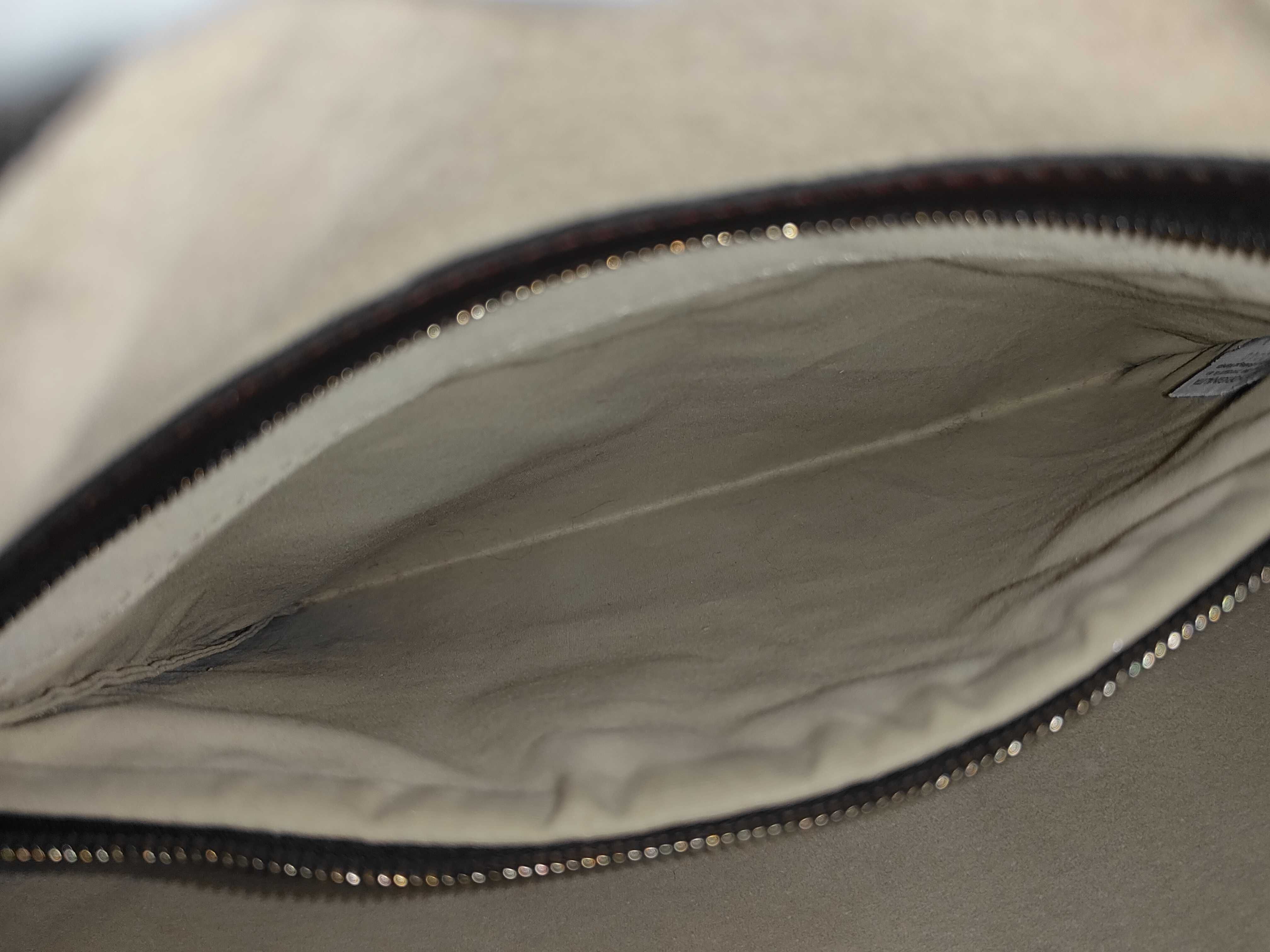 Intrecciato Hobo Handbag — view 11