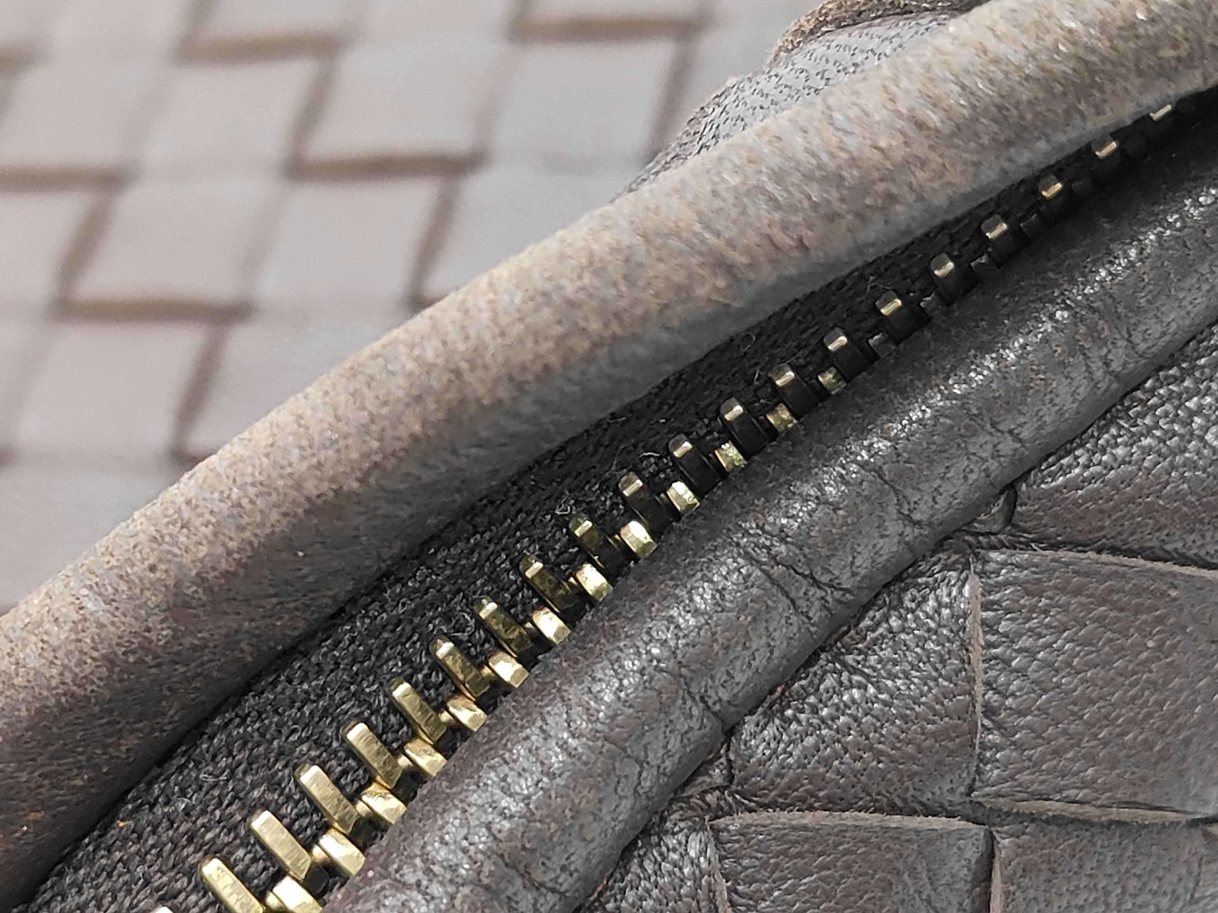 Intrecciato Hobo Handbag — view 8