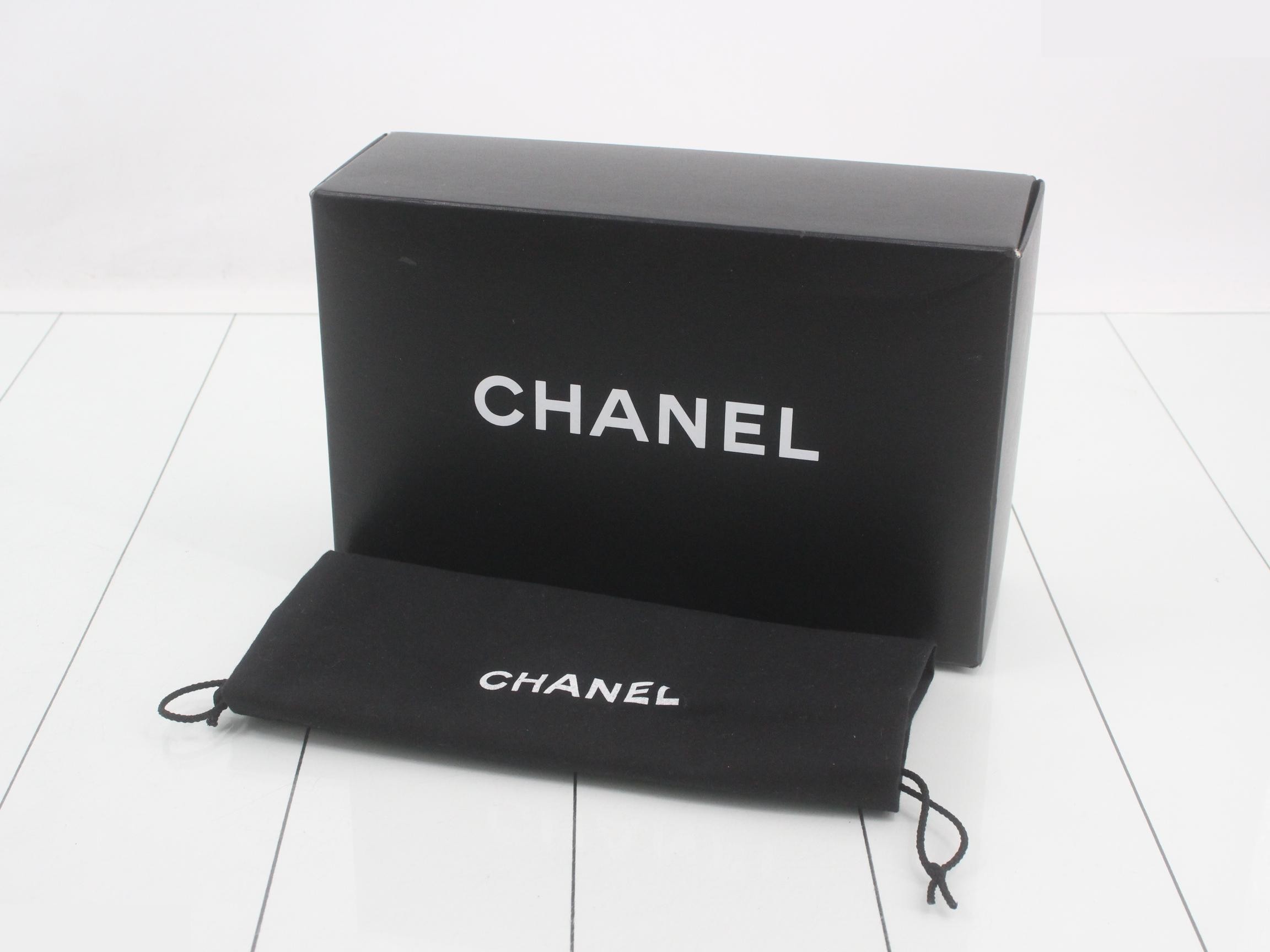Nylon pouch — view 7