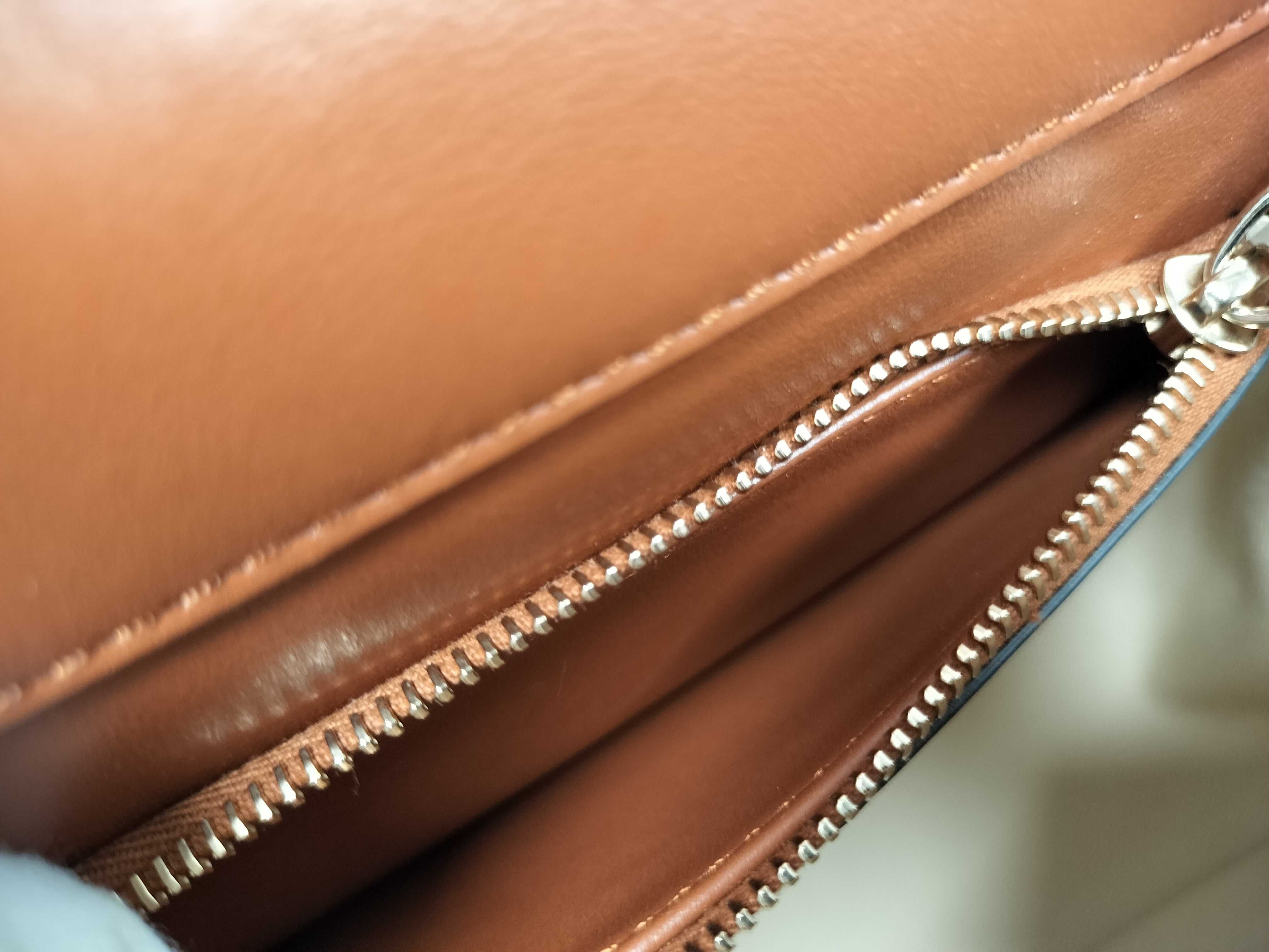 SG- Garavani V logo all time Medium Leather 2-Way Handbag Brown — view 11