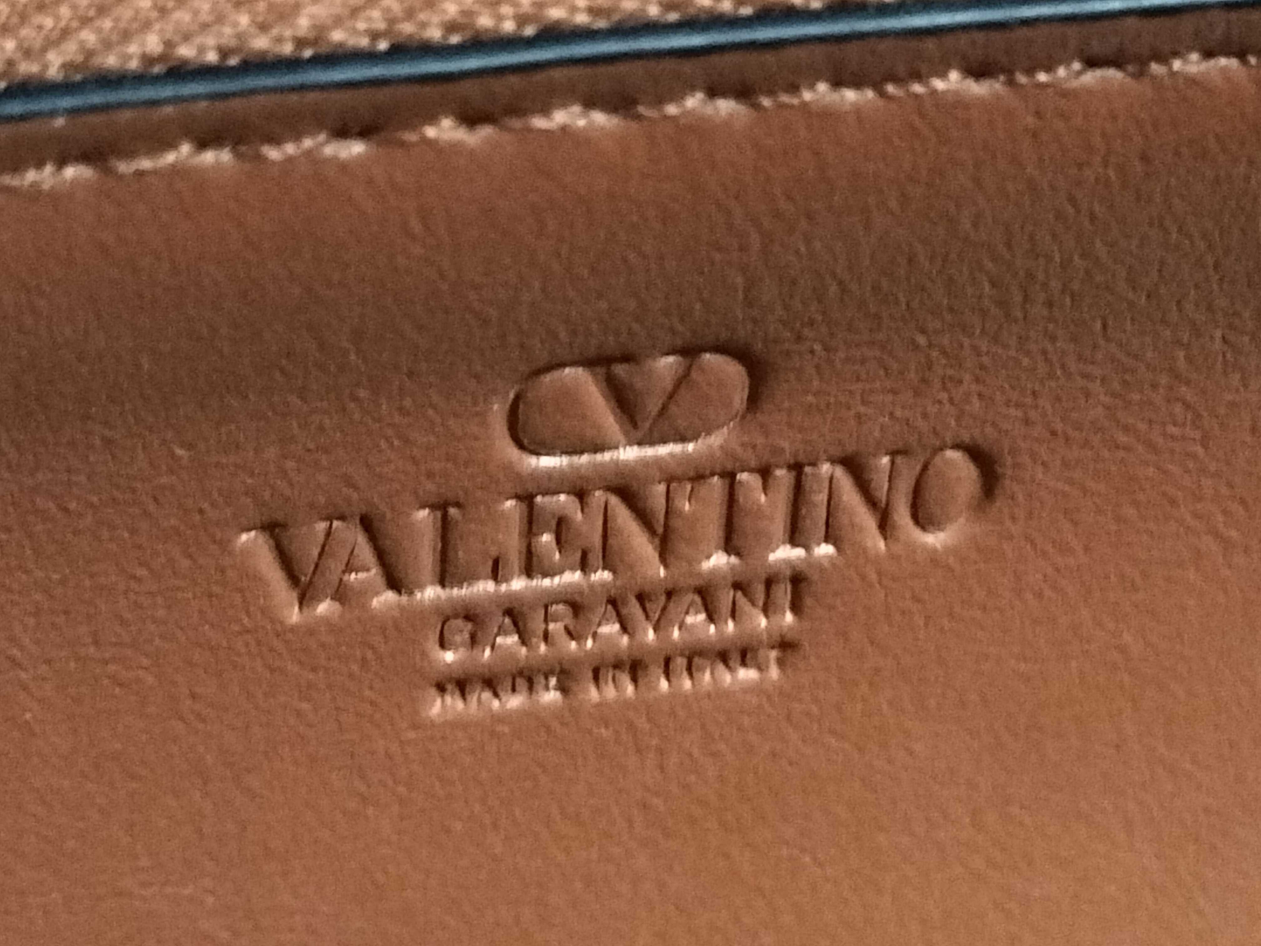 SG- Garavani V logo all time Medium Leather 2-Way Handbag Brown — view 12