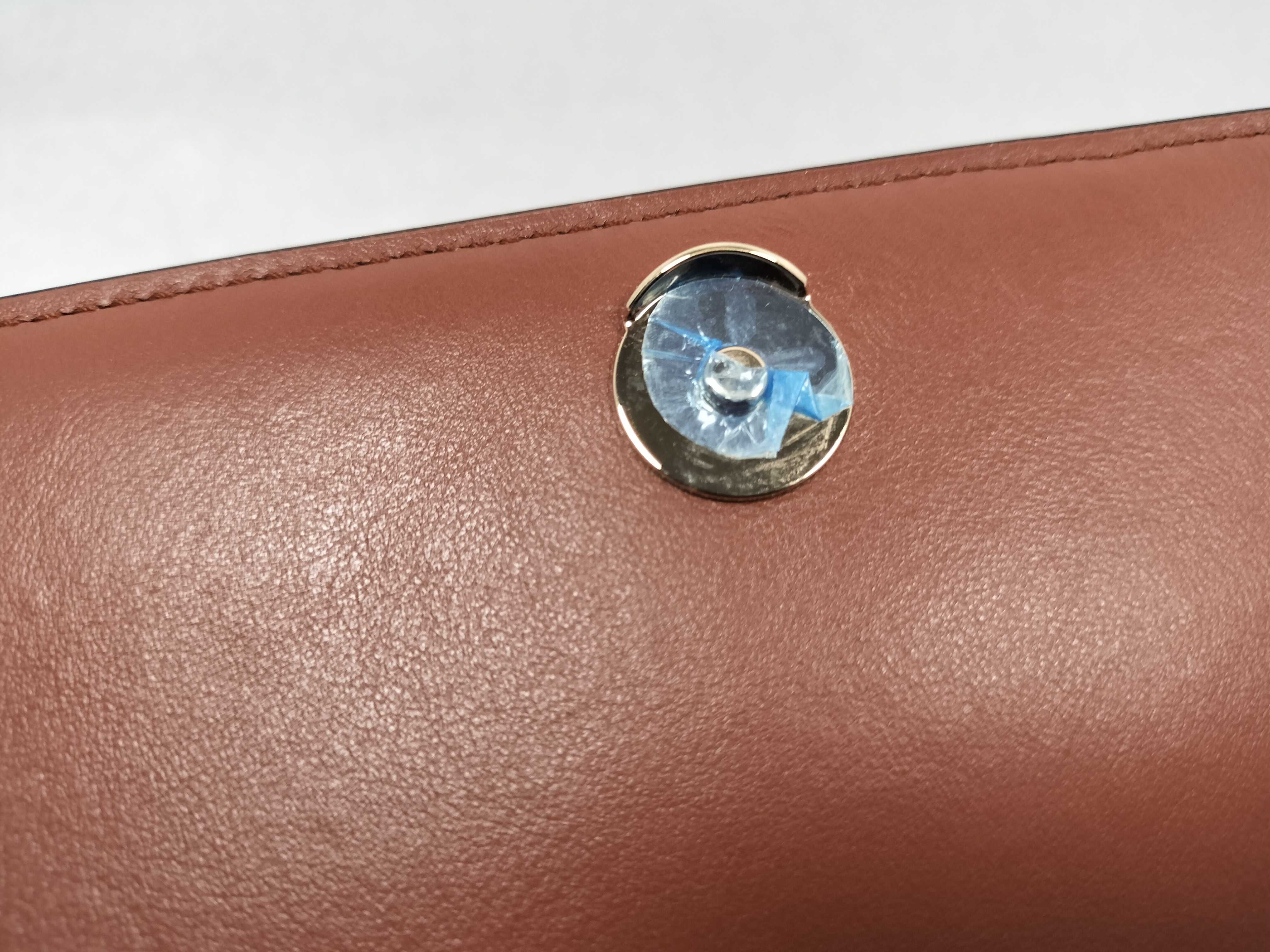 SG- Garavani V logo all time Medium Leather 2-Way Handbag Brown — view 13