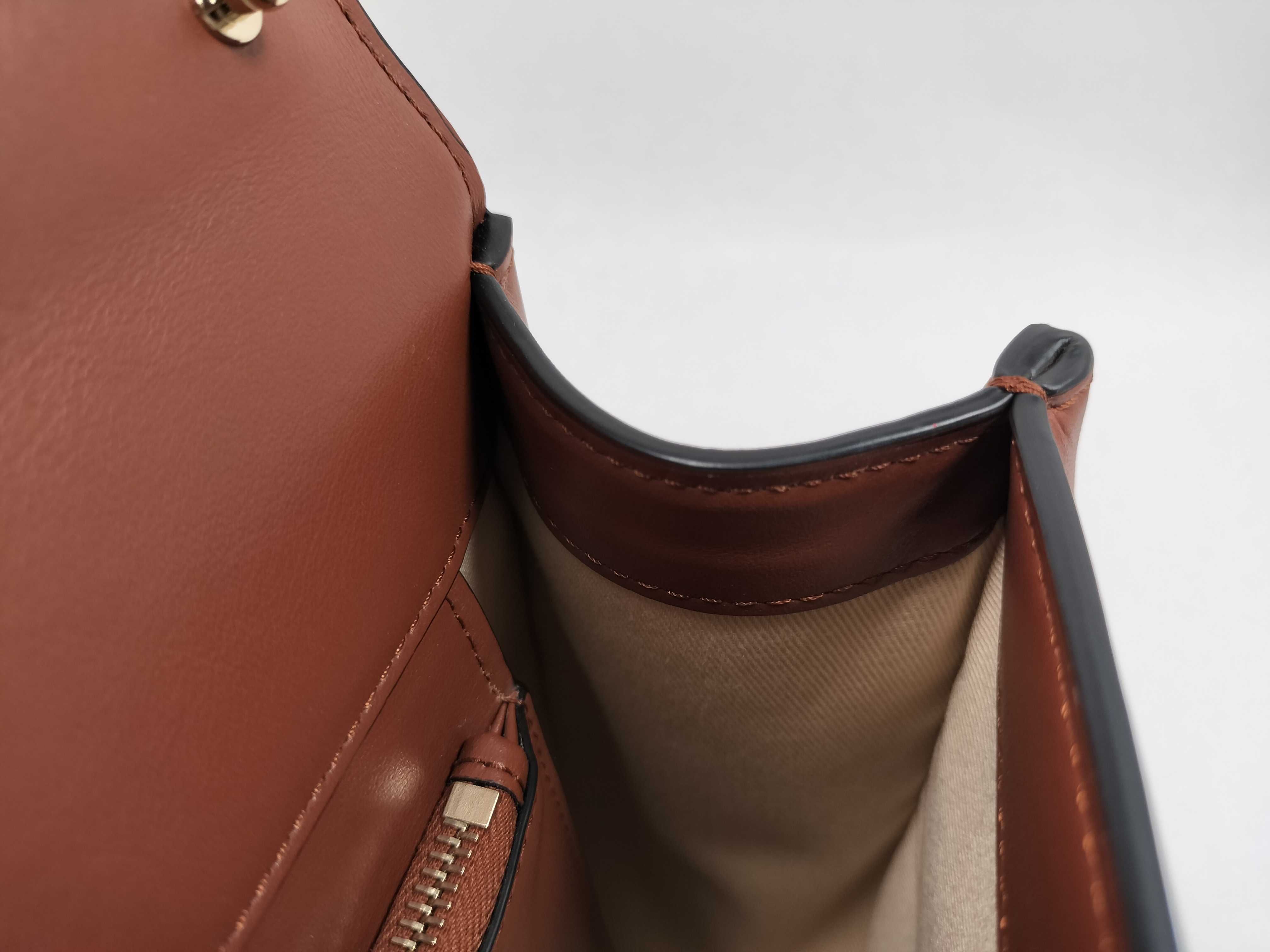 SG- Garavani V logo all time Medium Leather 2-Way Handbag Brown — view 9