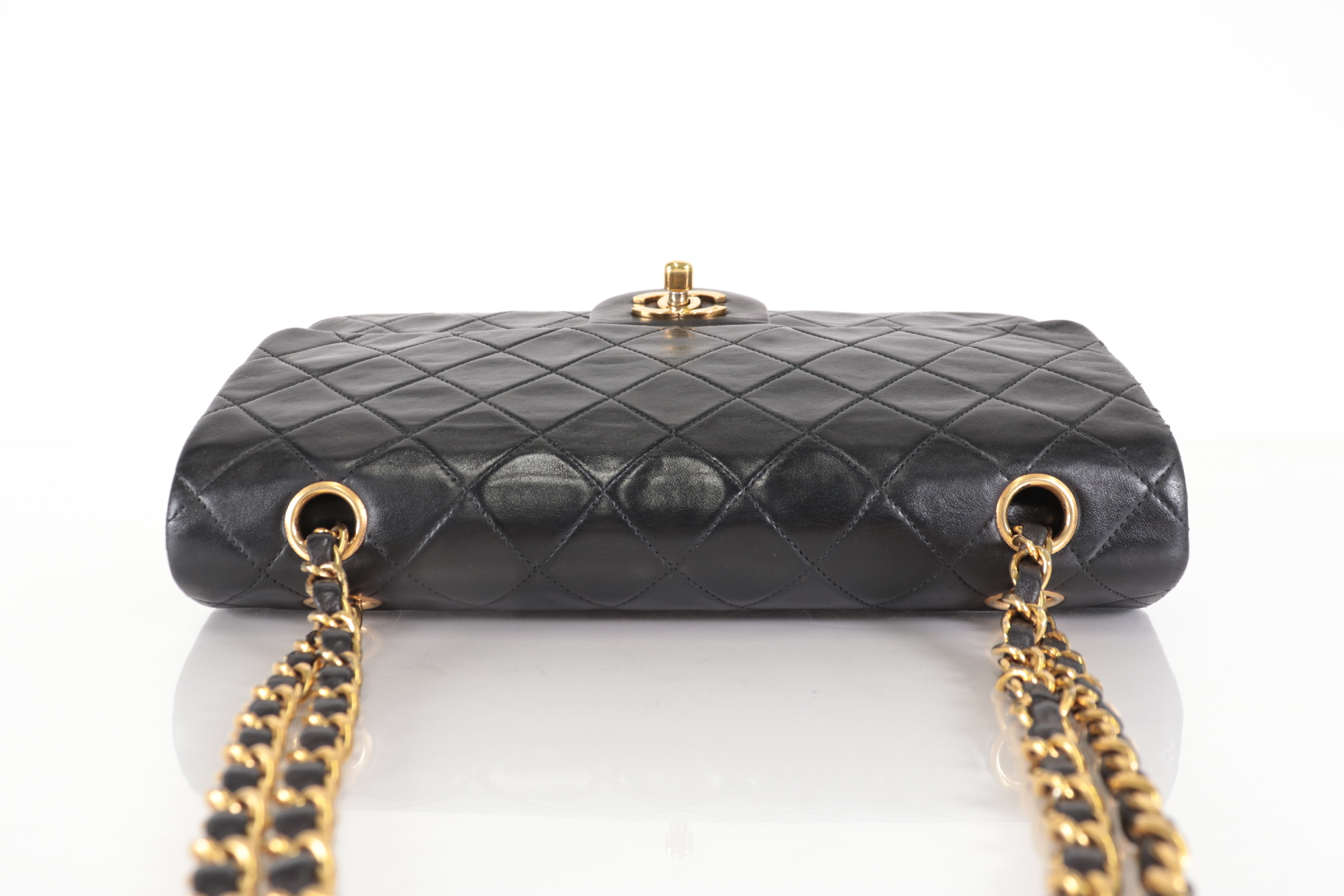 W-flap 25 Lambskin Shoulder Bag (Serial No. 2) — view 6