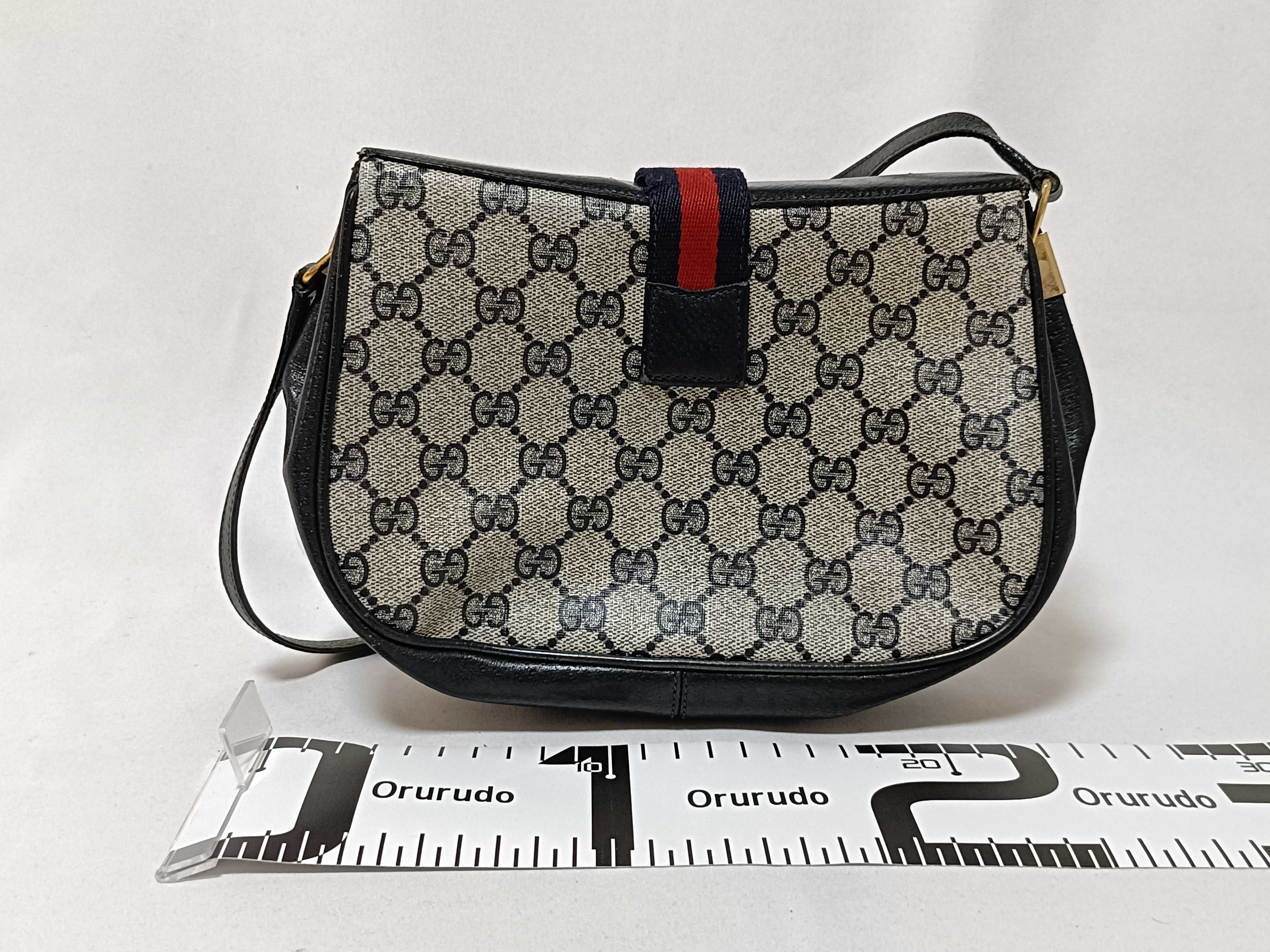 GG Supreme Sherry Shoulder Bag — view 2