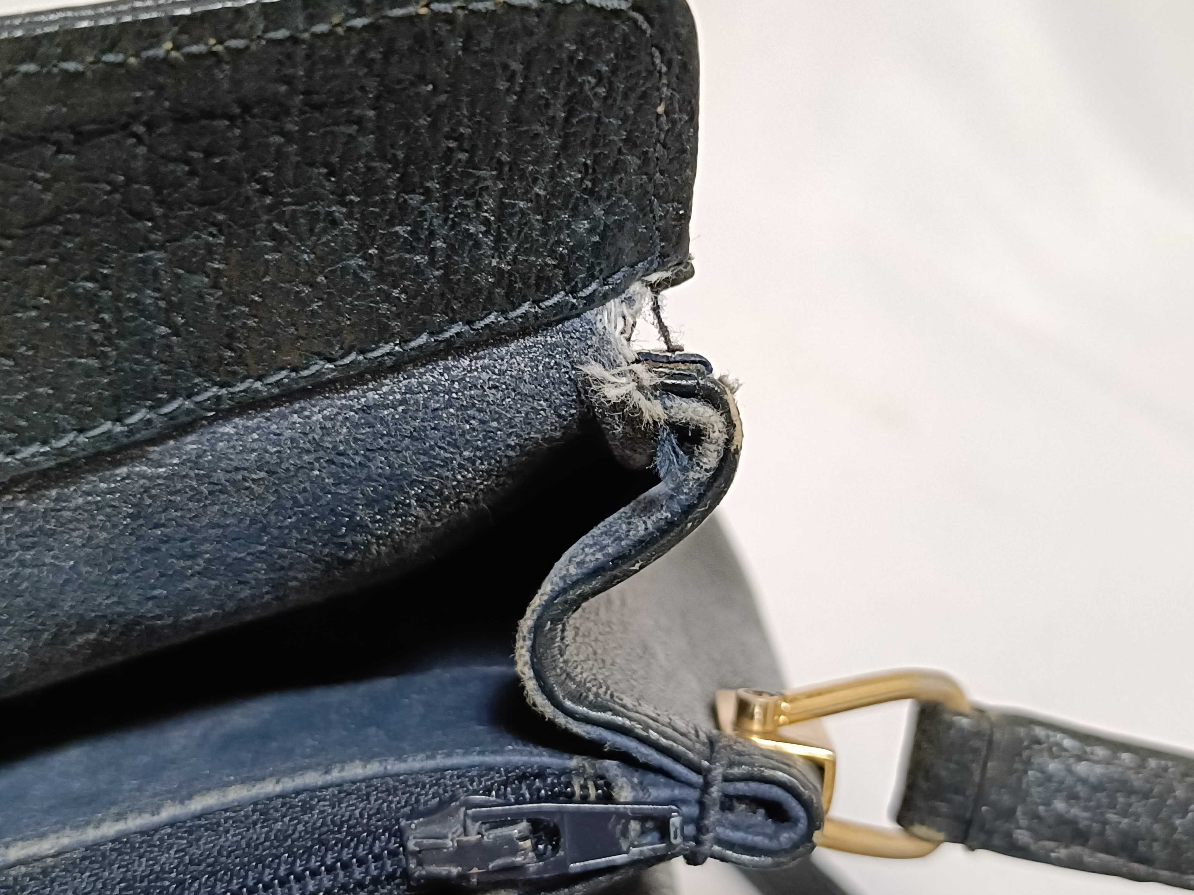GG Supreme Sherry Shoulder Bag — view 15