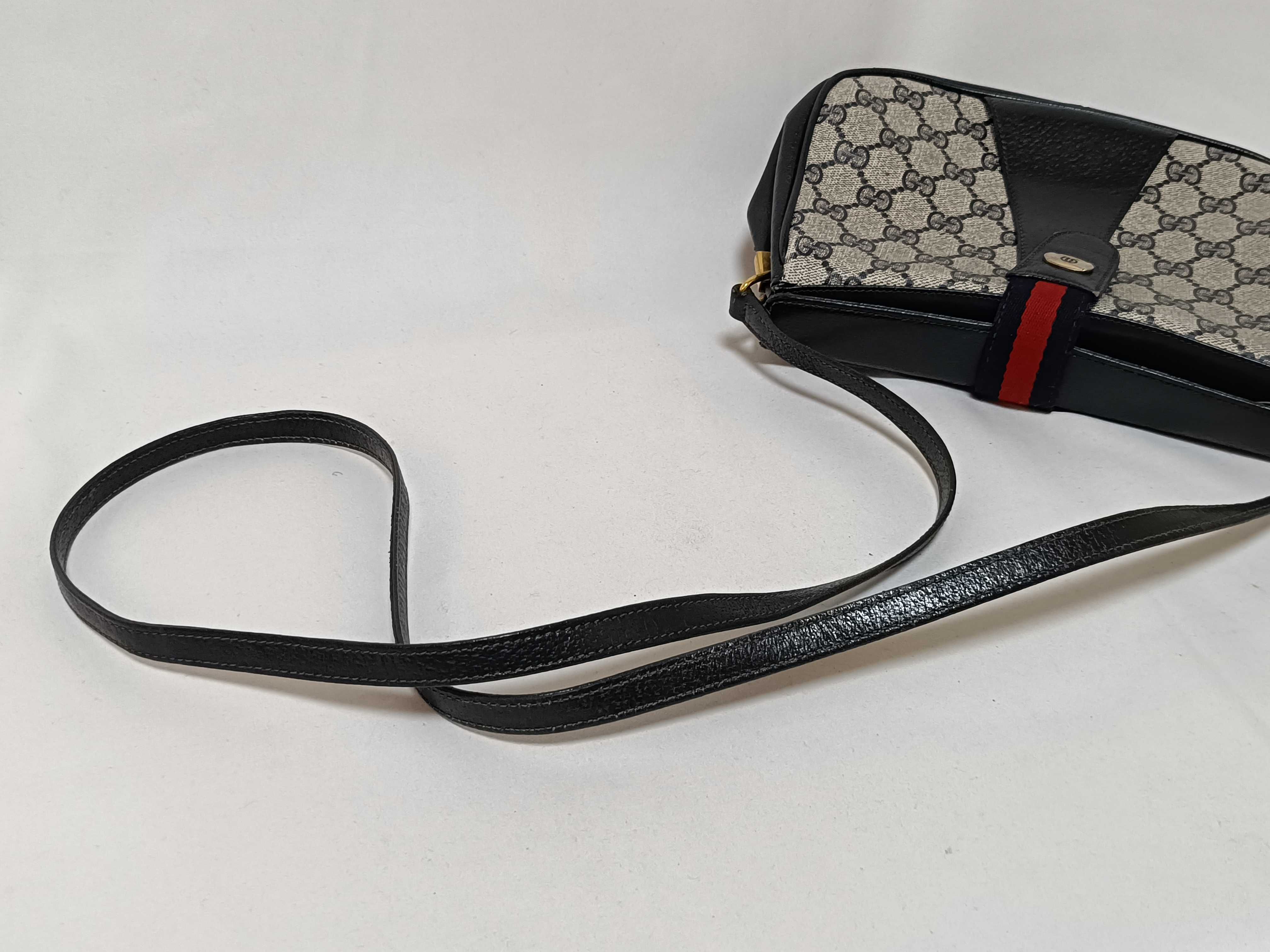 GG Supreme Sherry Shoulder Bag — view 3