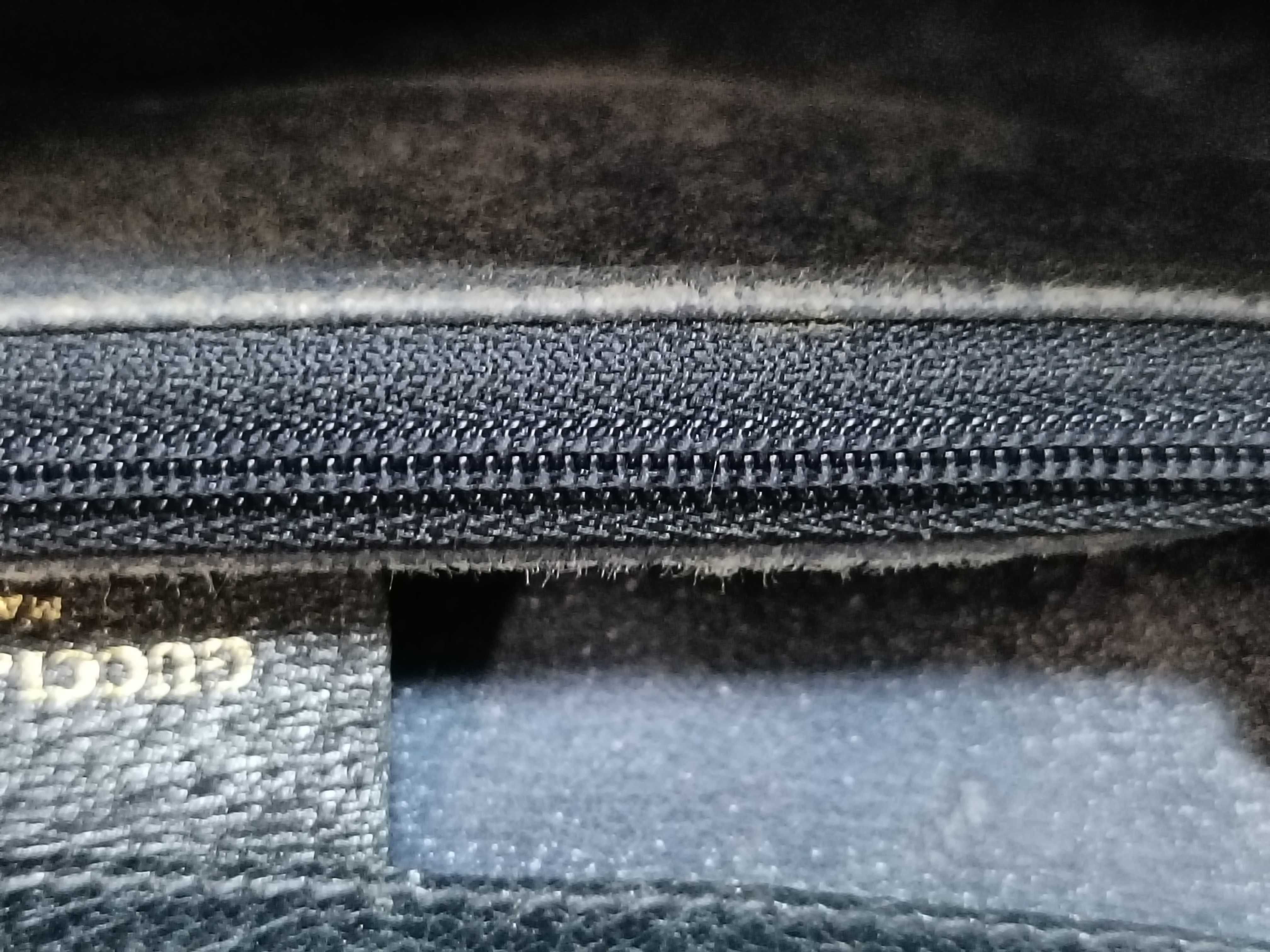 GG Supreme Sherry Shoulder Bag — view 7