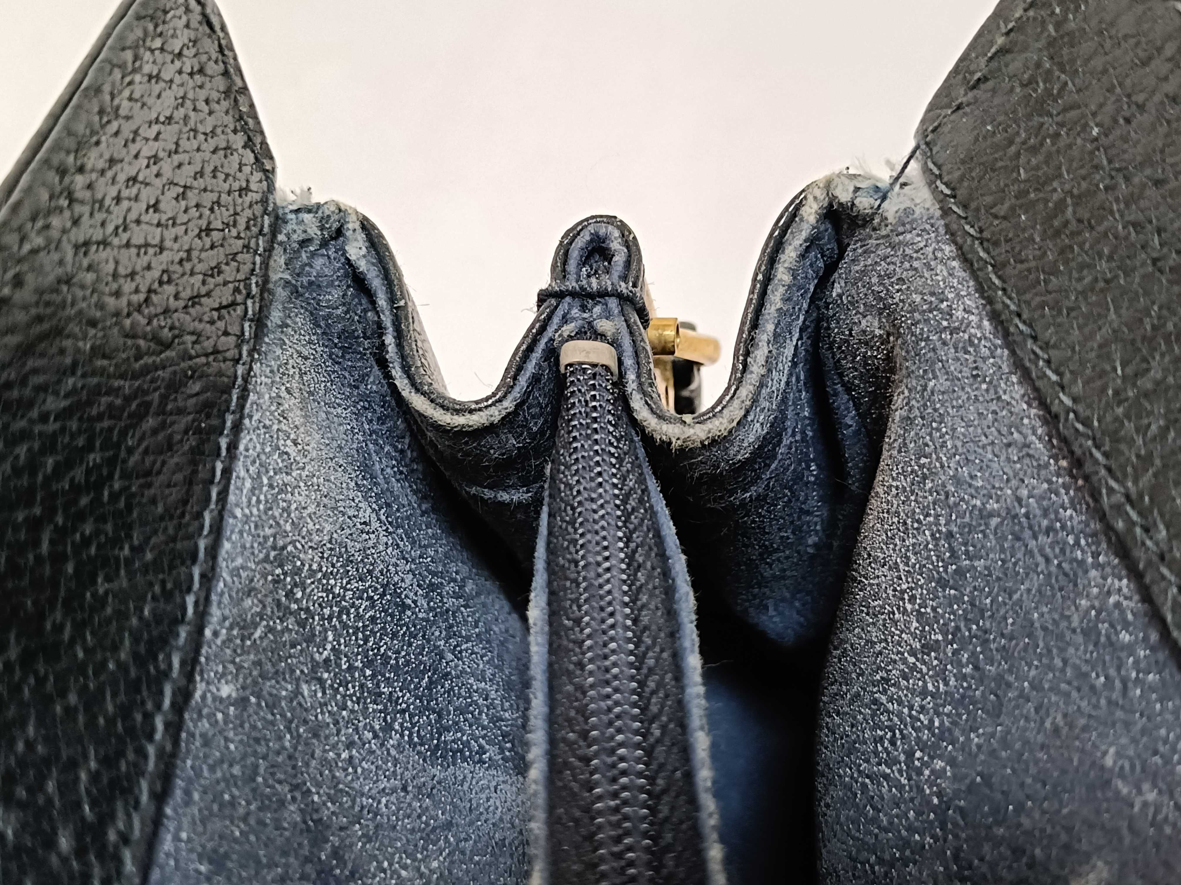 GG Supreme Sherry Shoulder Bag — view 8