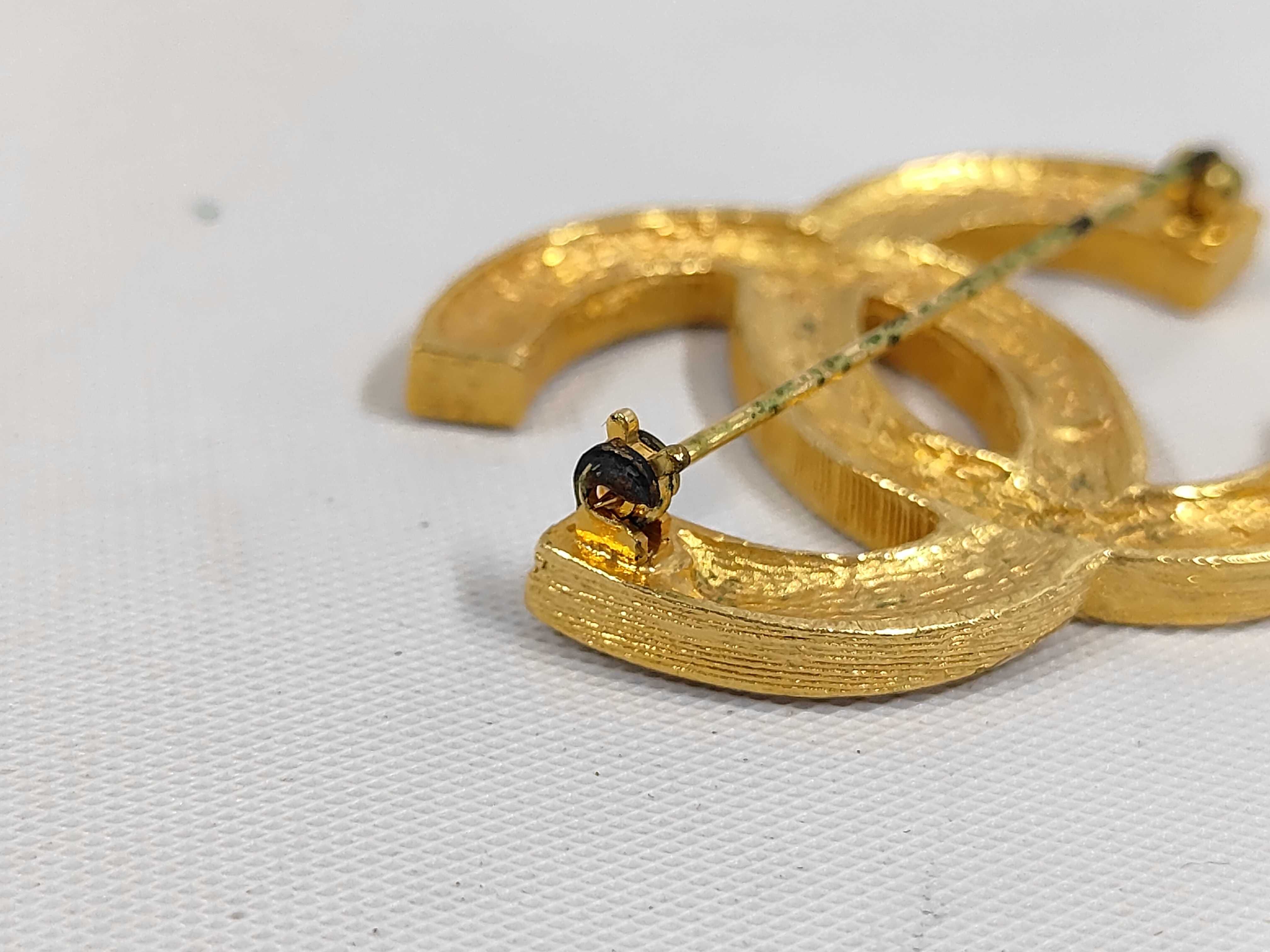 174 Brooch — view 3