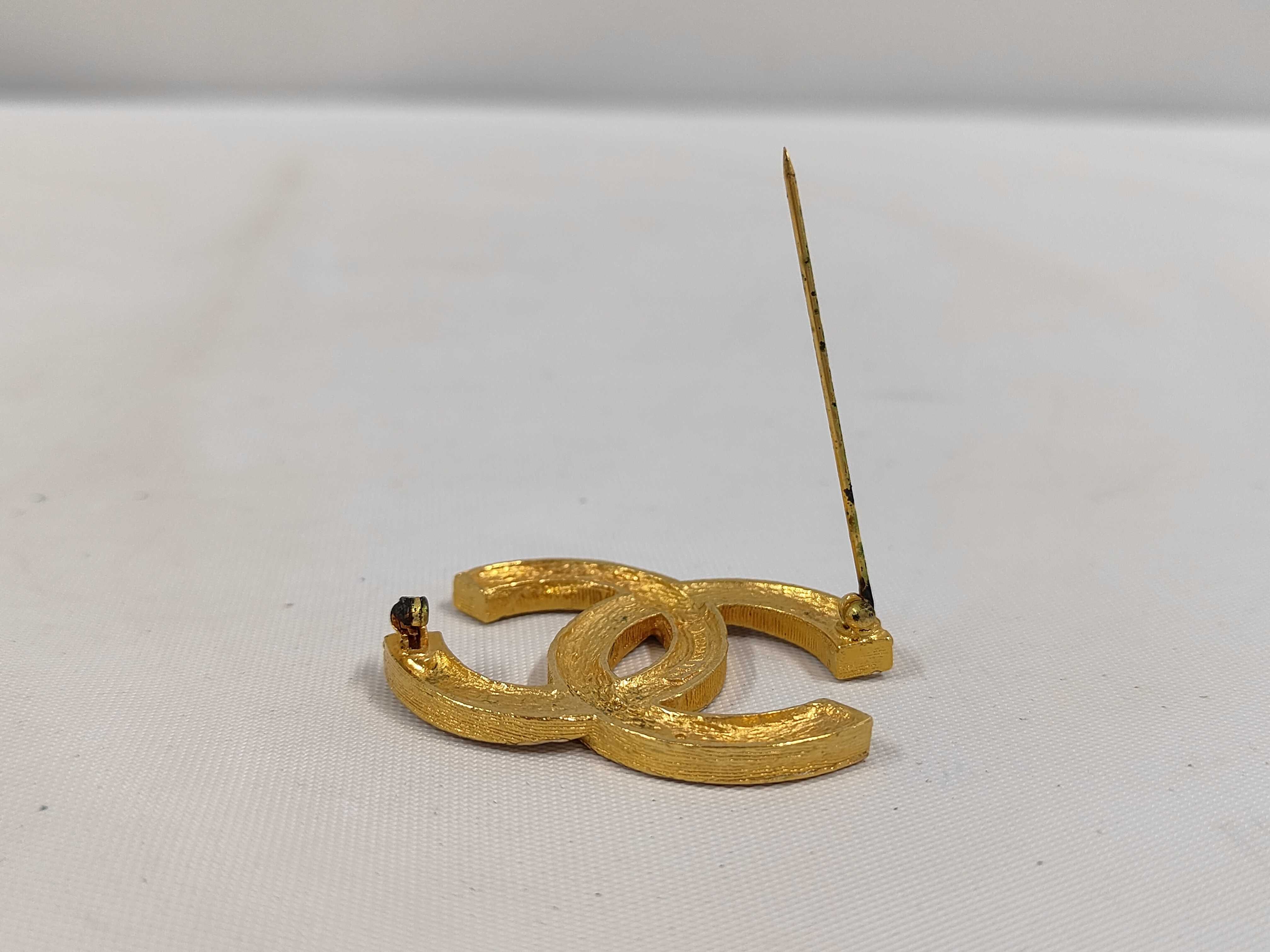 174 Brooch — view 4