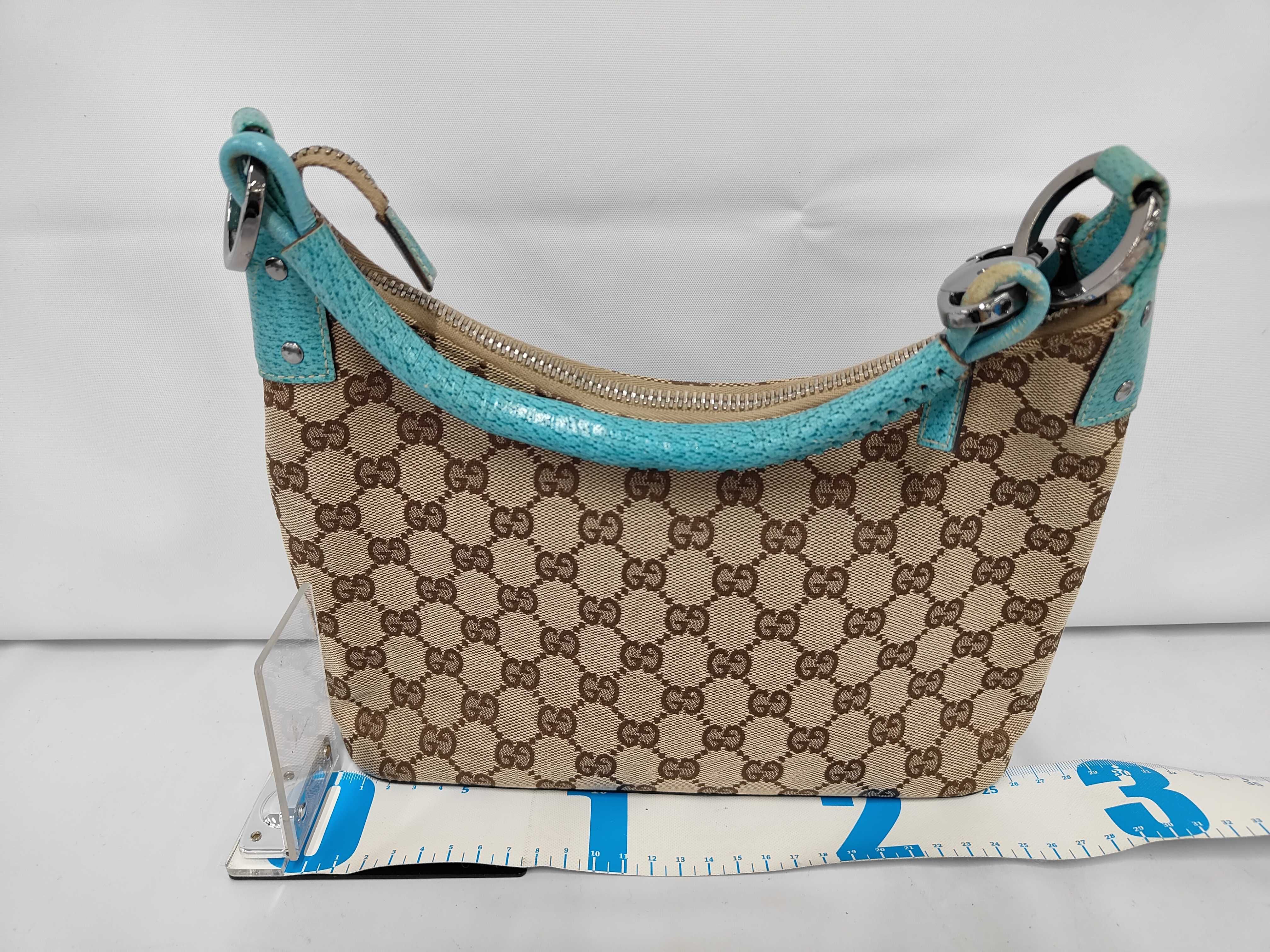 GG Canvas Shoulder Bag — view 2