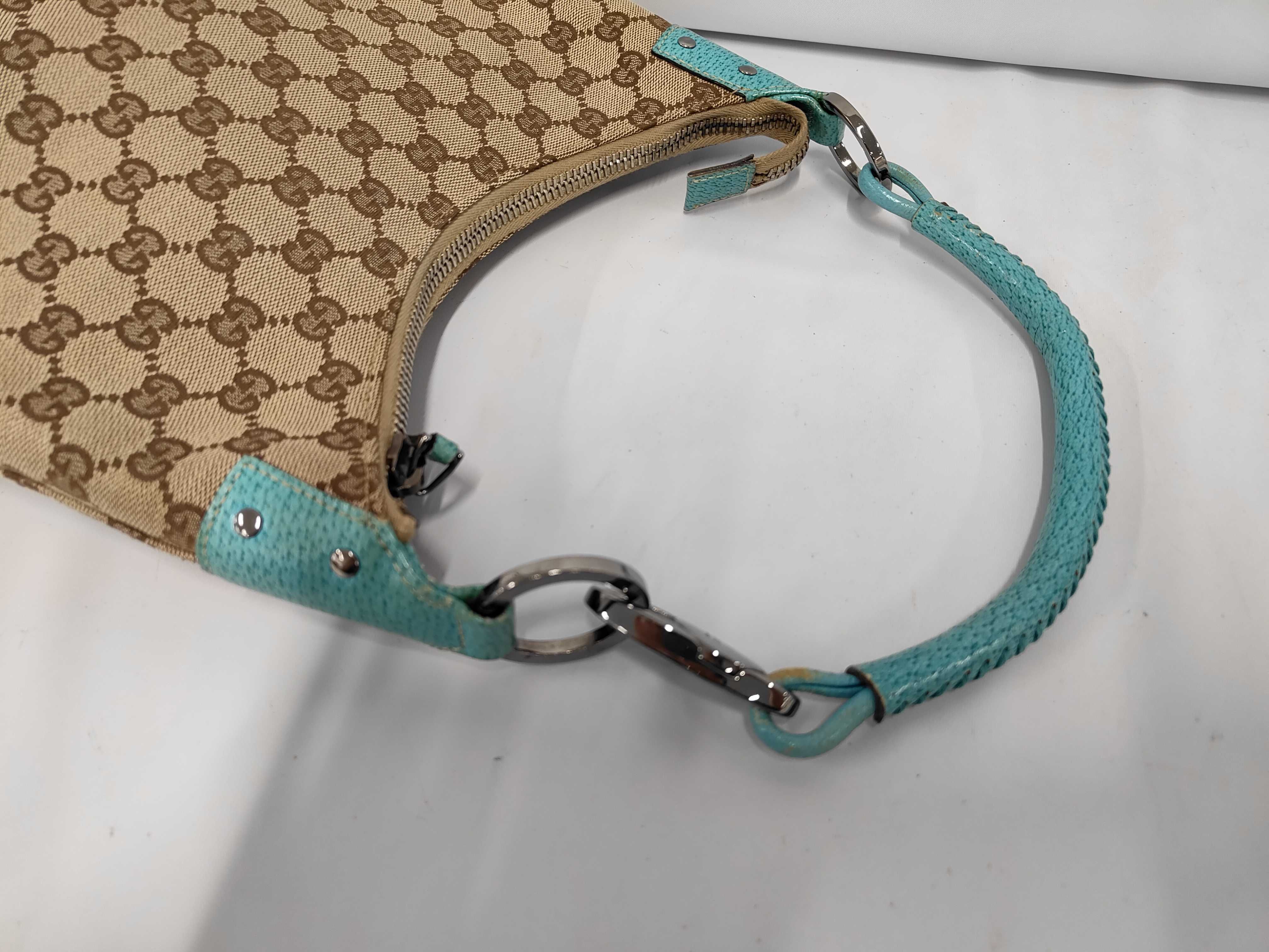 GG Canvas Shoulder Bag — view 5