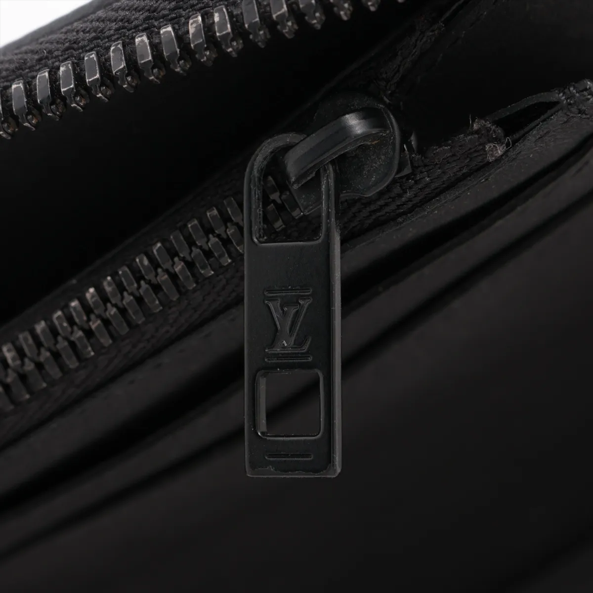 LV Aerogram Zippy Wallet Vertical M81743 Noir Round Zip Wallet (RFID detected) — view 8