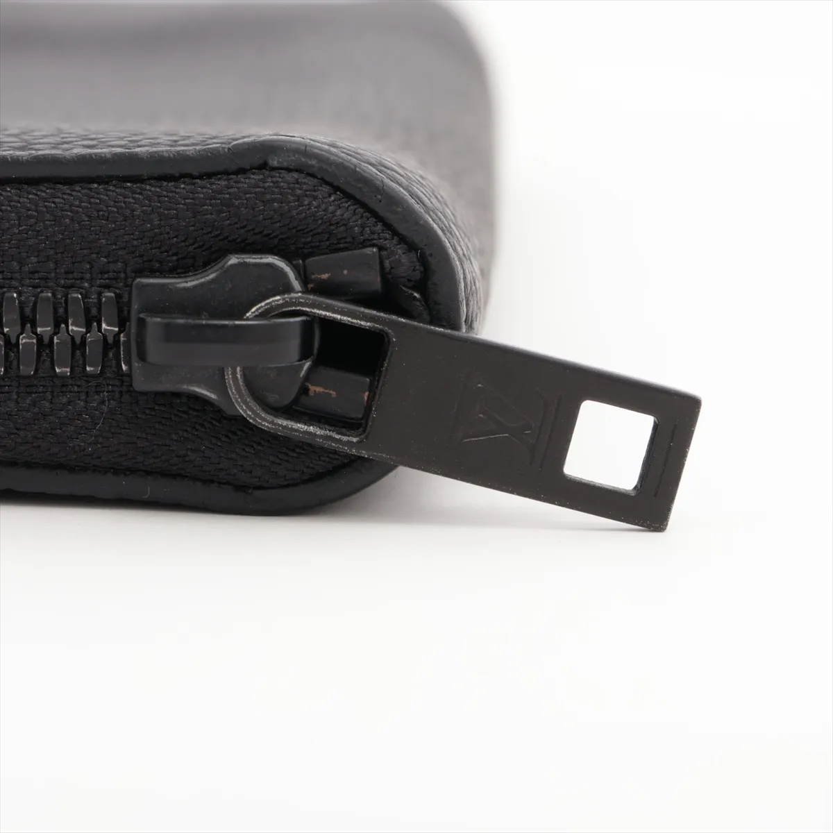 LV Aerogram Zippy Wallet Vertical M81743 Noir Round Zip Wallet (RFID detected) — view 9