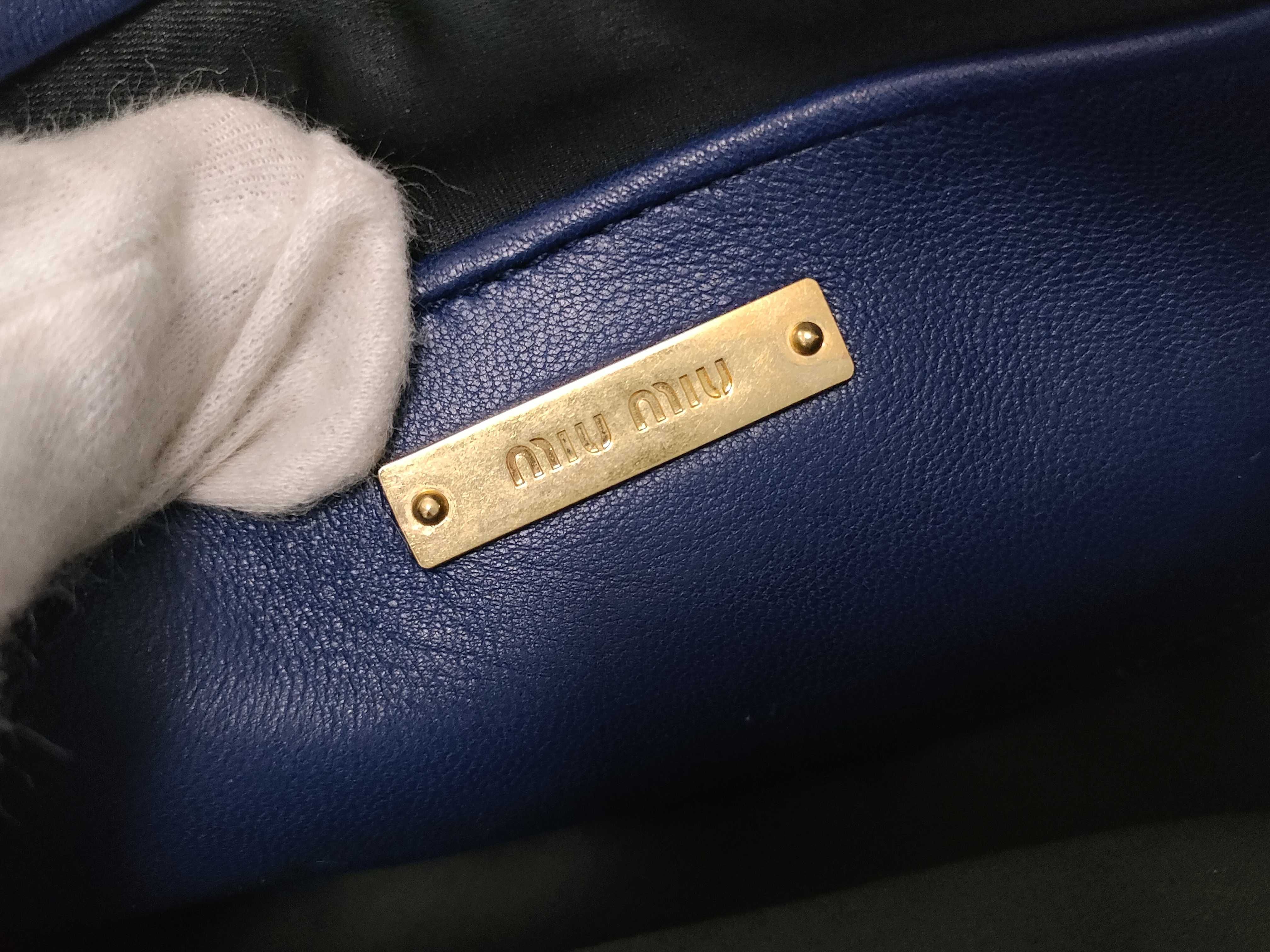 Matelassé Navy Shoulder Bag — view 9