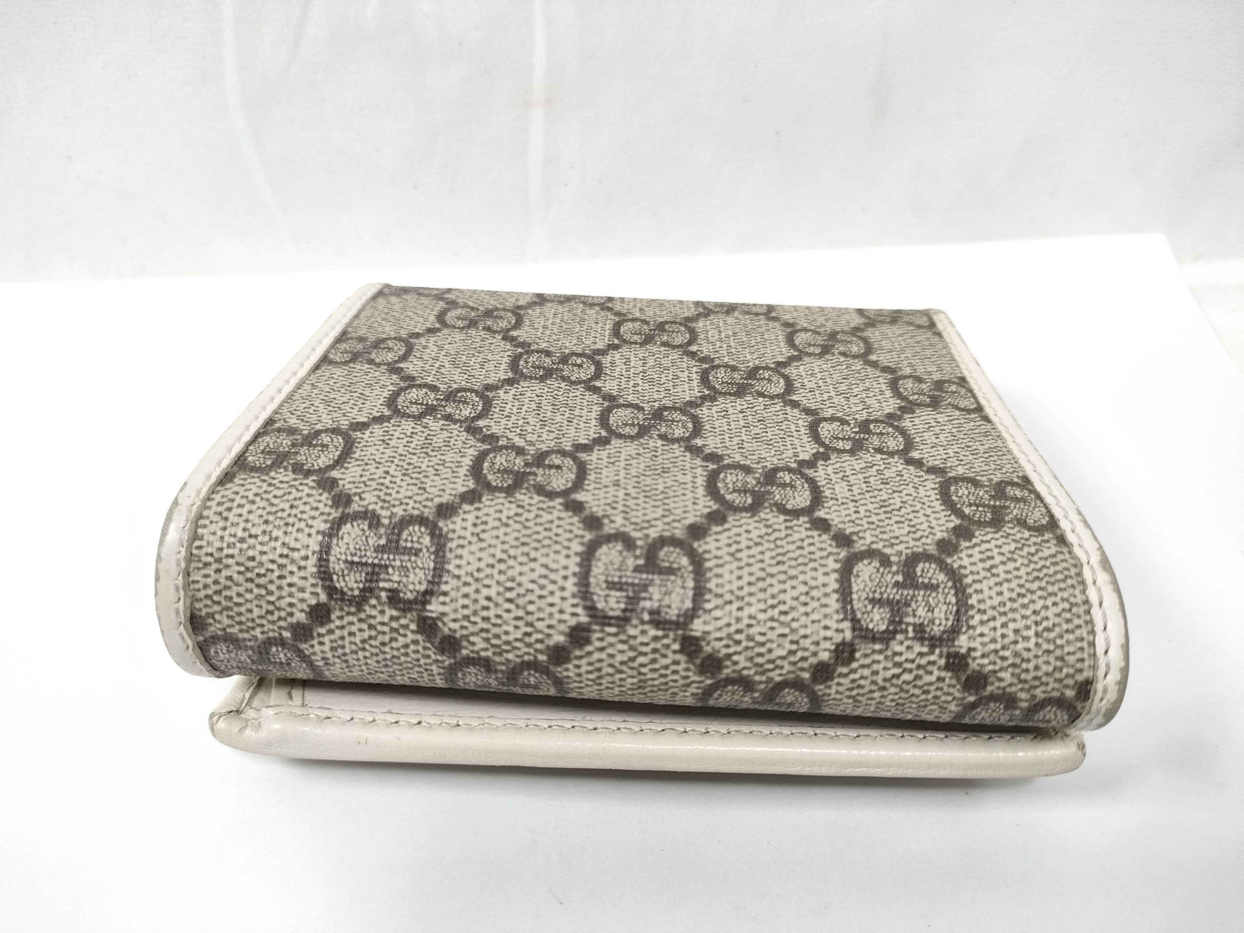 wallet — view 4