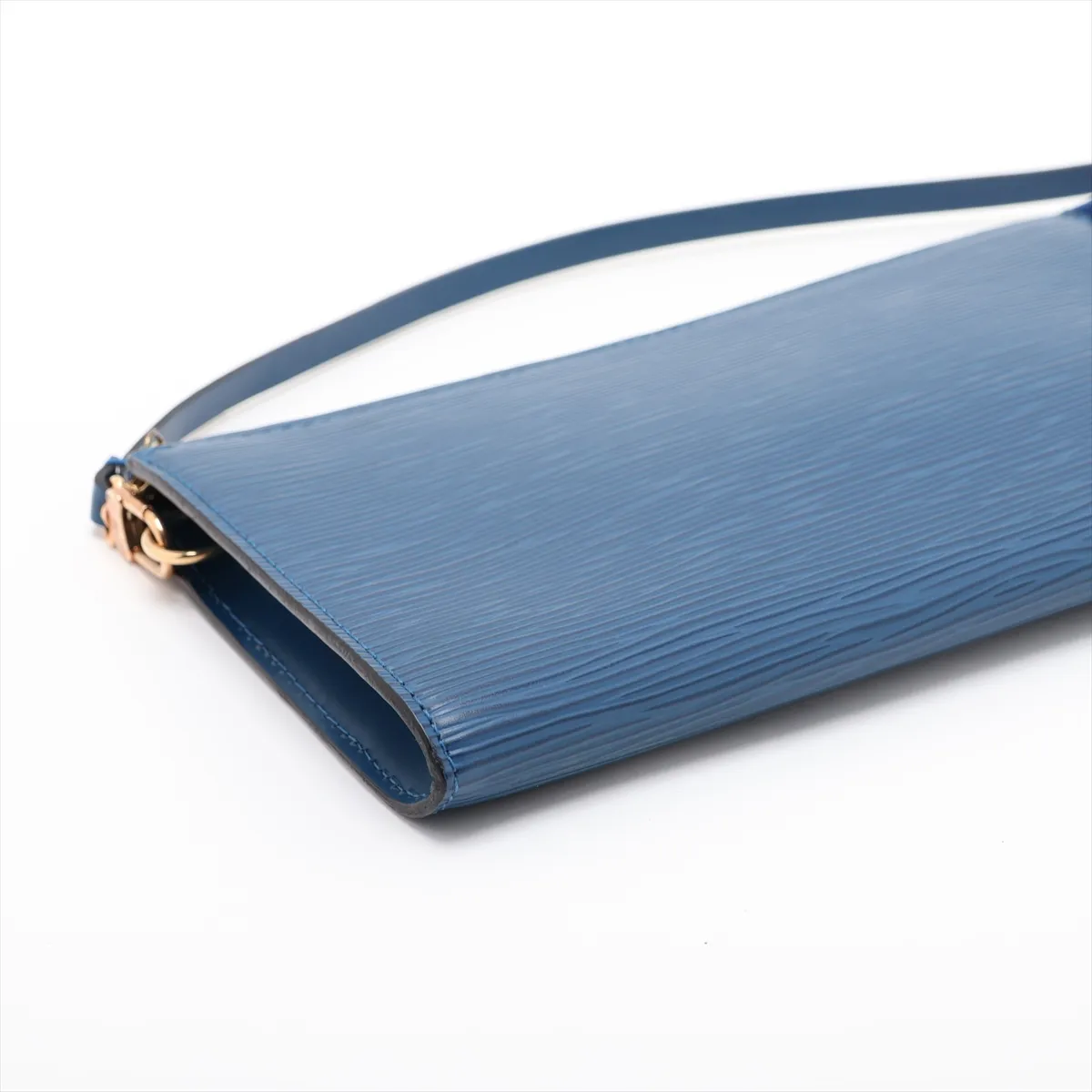Epi Pochette Accessoires M52945 AR0939 Blue — view 4