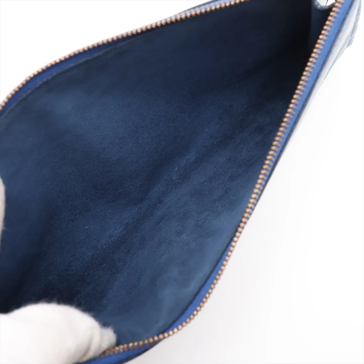 Epi Pochette Accessoires M52945 AR0939 Blue — view 7