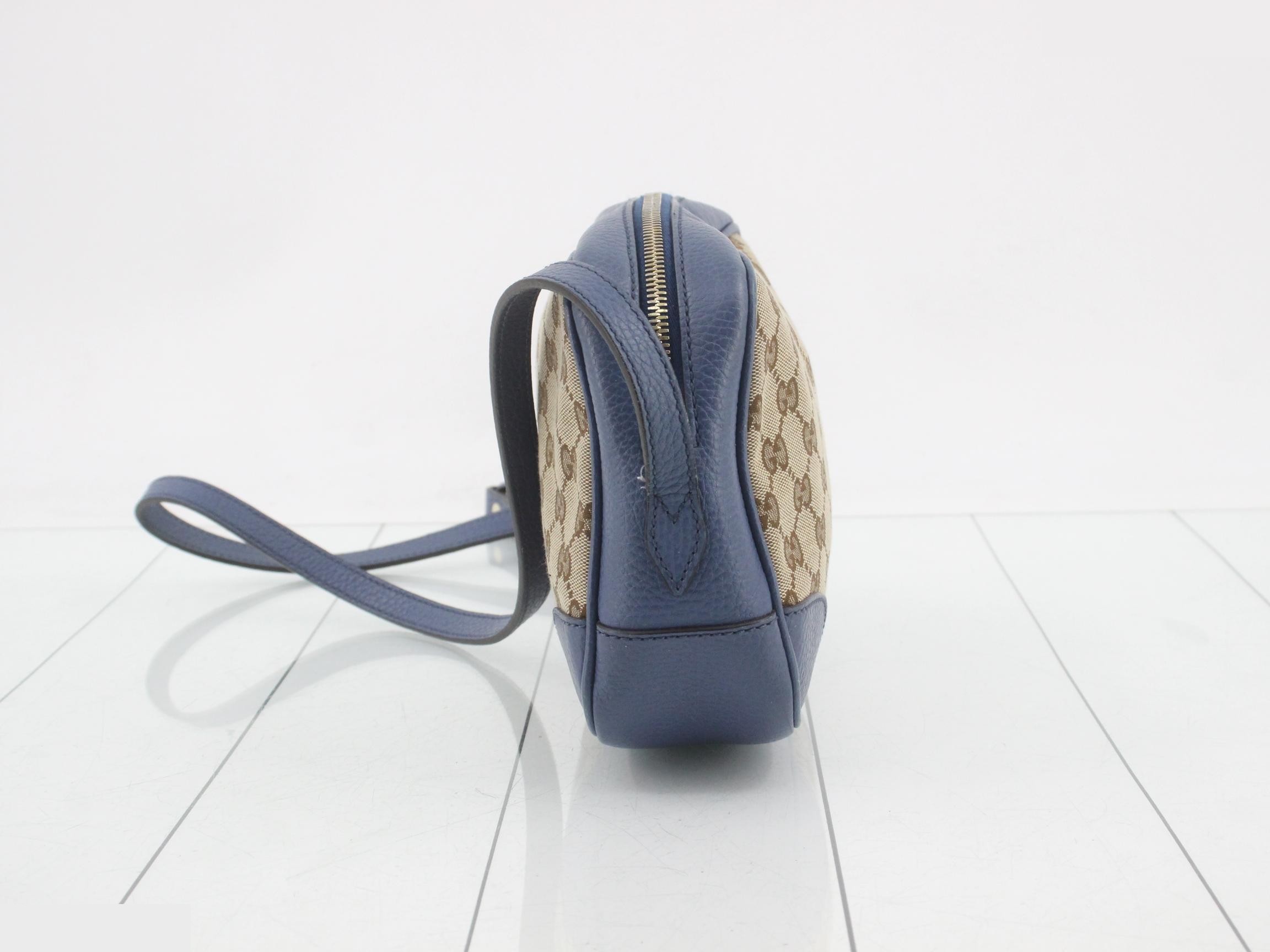 GG Canvas Shoulder Bag — view 3
