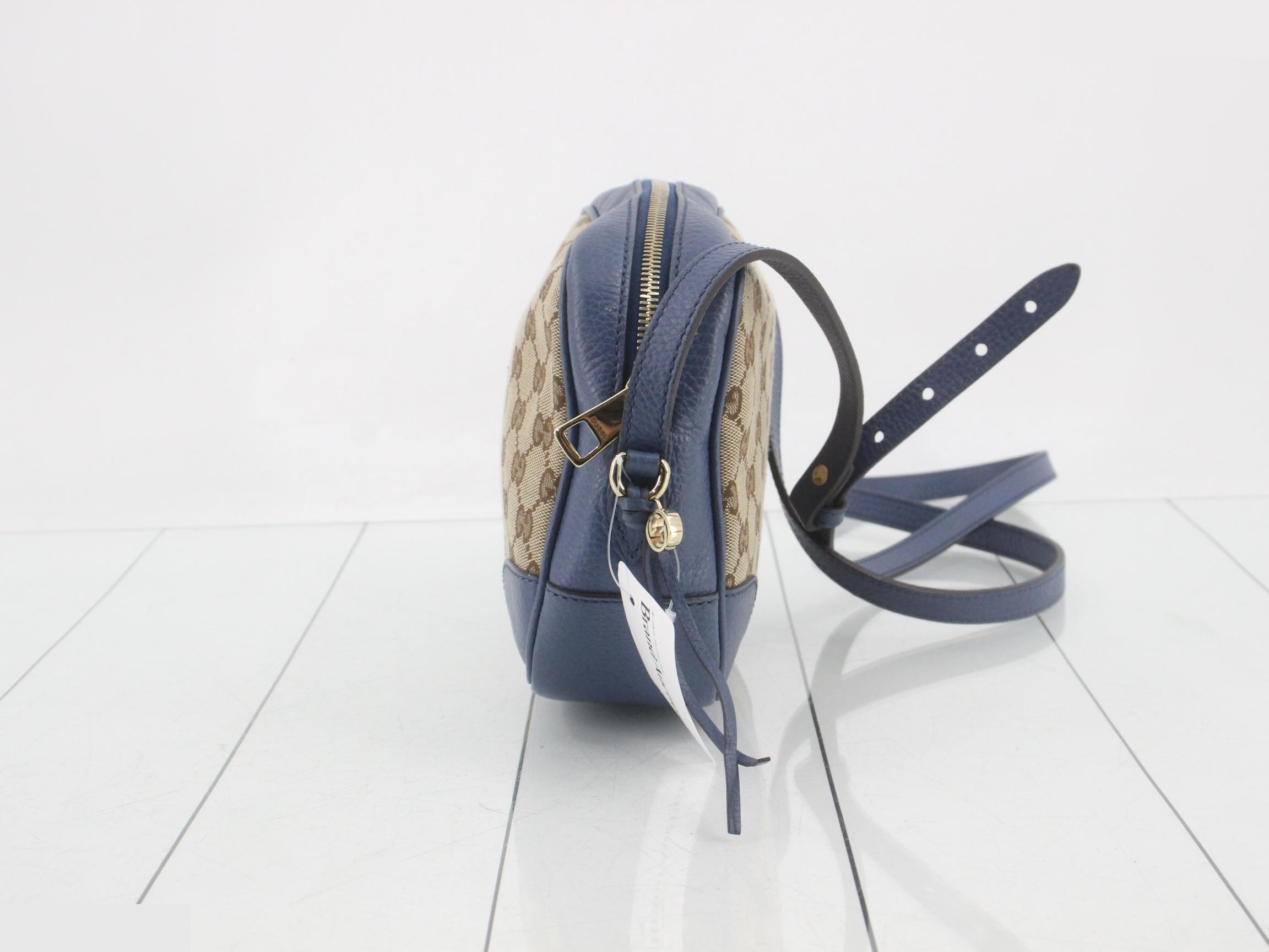 GG Canvas Shoulder Bag — view 4