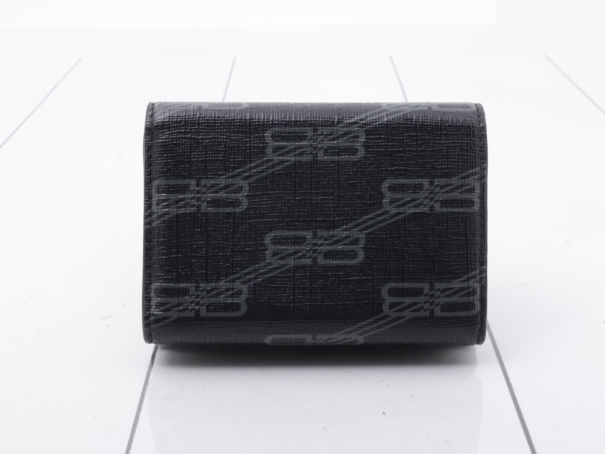 Tri-fold compact wallet — view 2